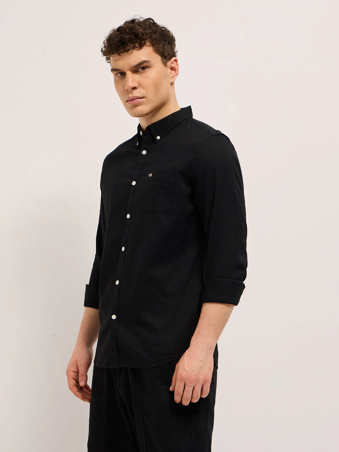Men Black Cotton Blend Solid Slim Fit Casual Shirt - Image 3