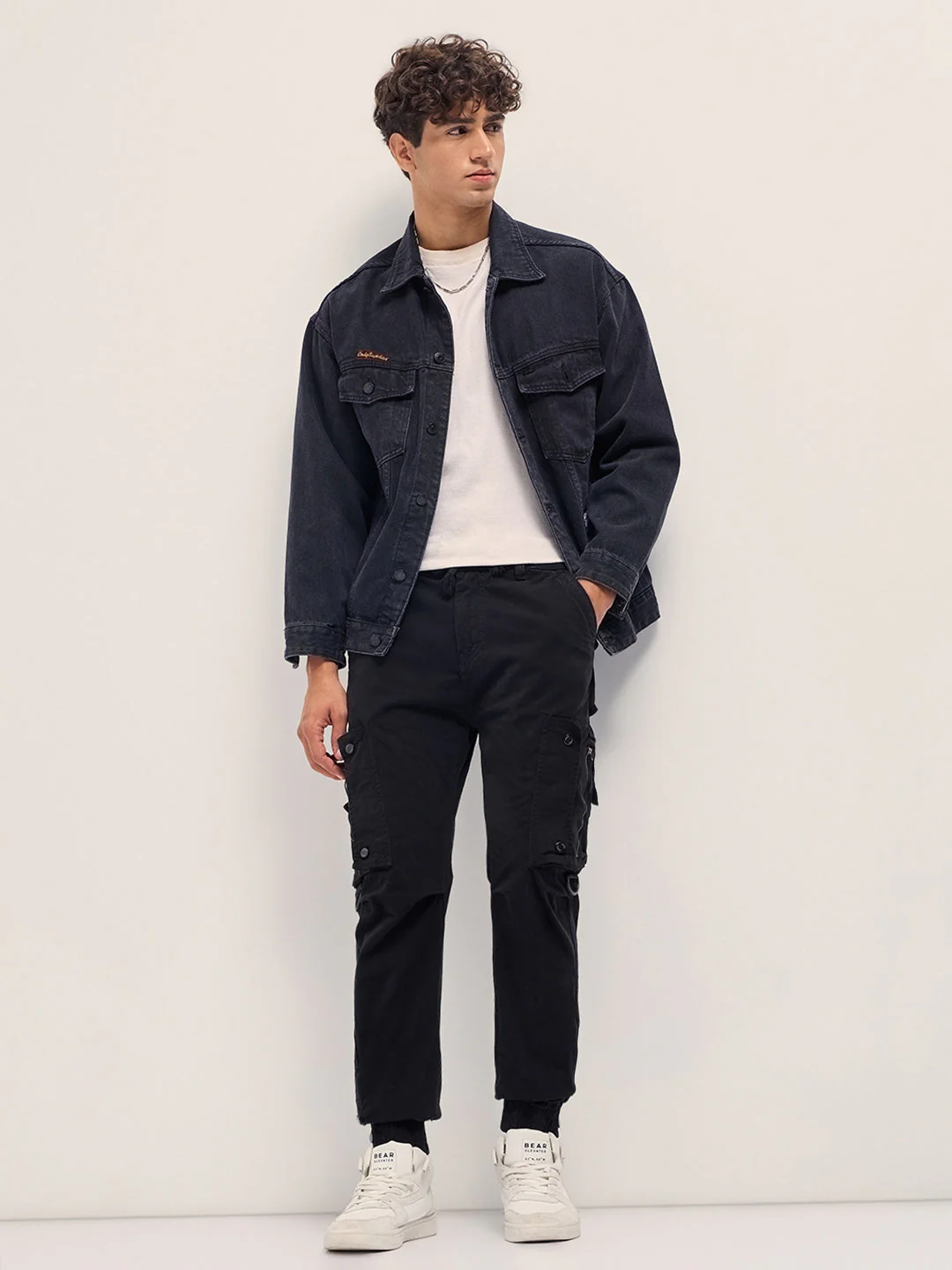 Men Black Cotton Relaxed Fit Cargo Pants - Image 4