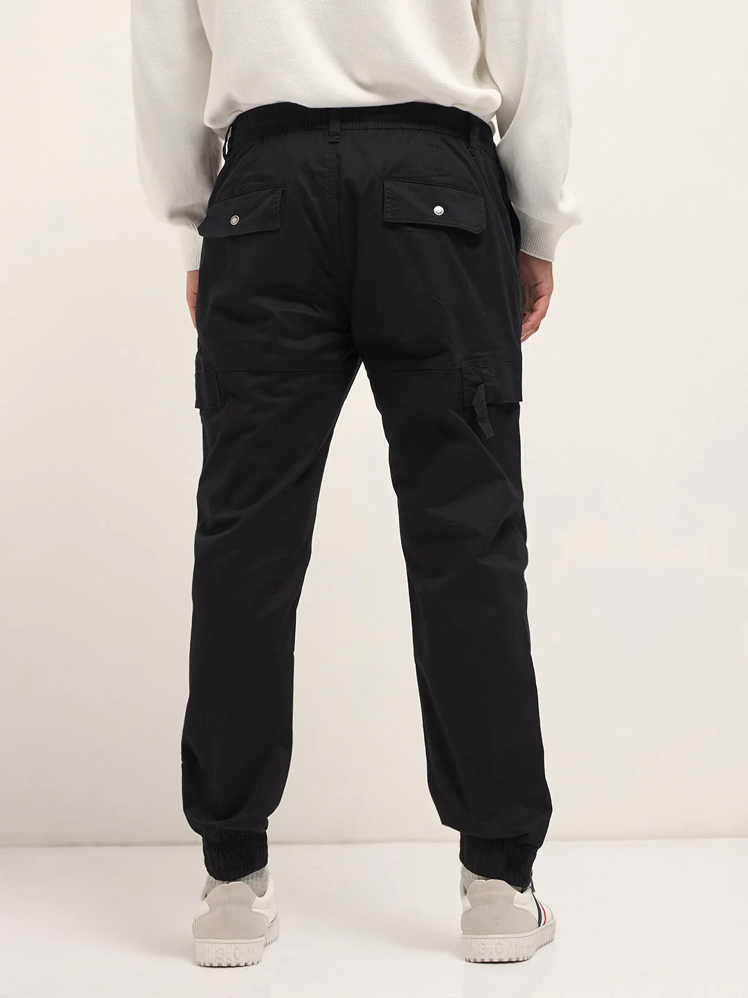 Men Black Cotton Relaxed Fit Cargo Pants - Image 2