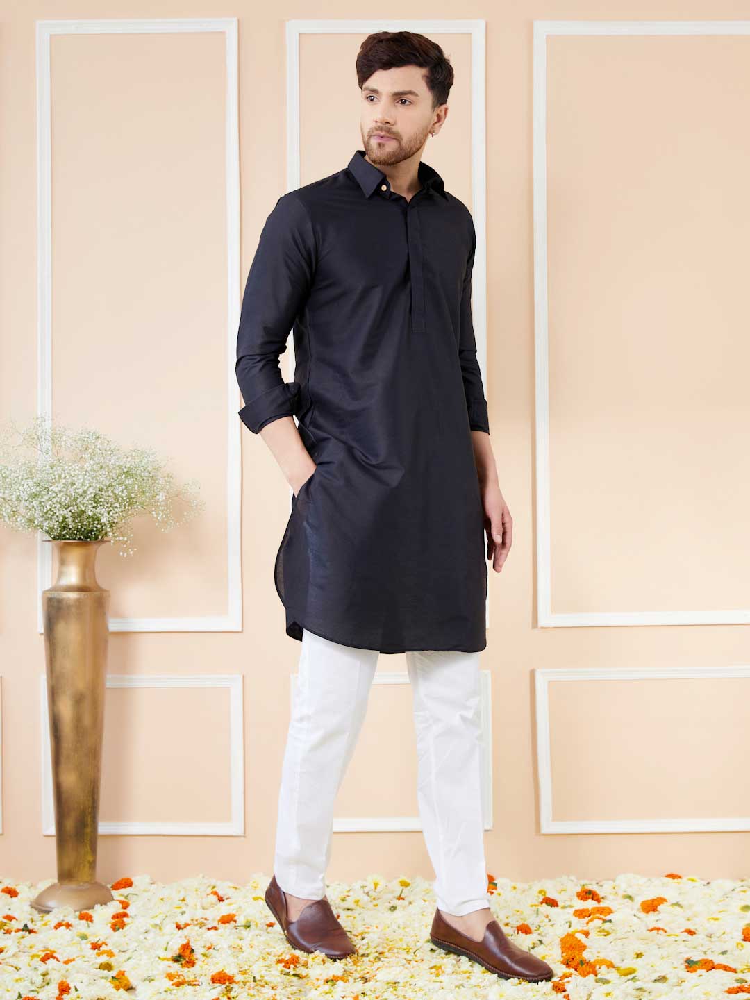 Men Black Cotton Solid Pathani Kurta - Image 2