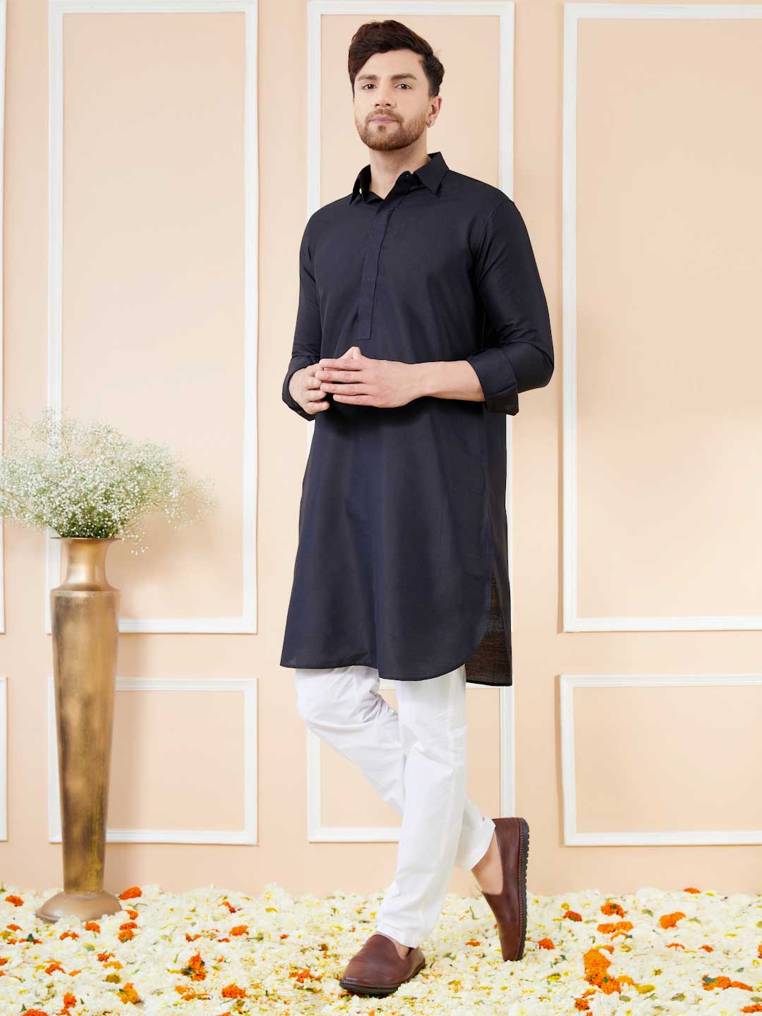 Men Black Cotton Solid Pathani Kurta - Image 4