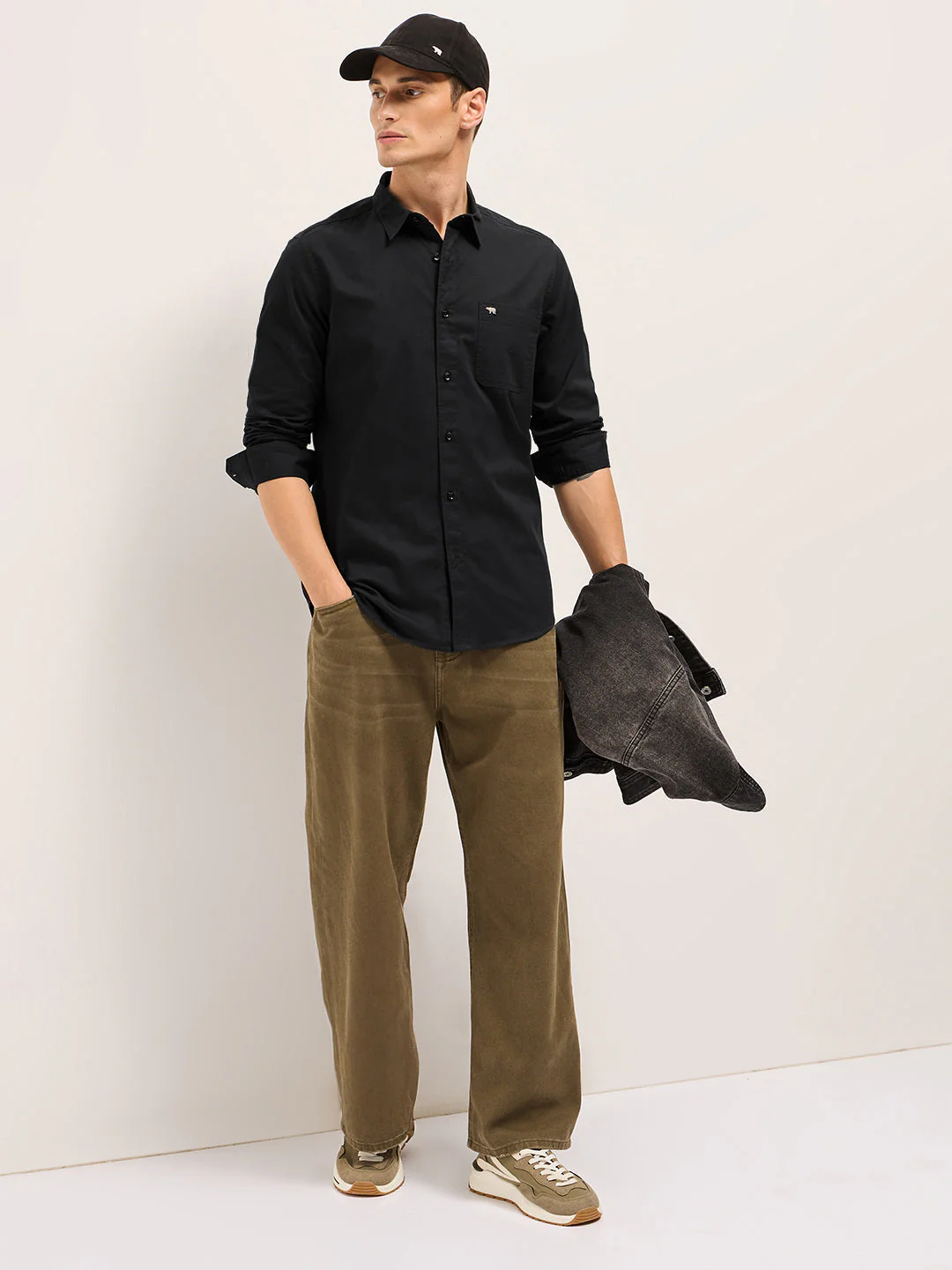 Men Black Cotton Solid Slim Fit Casual Shirt - Image 4