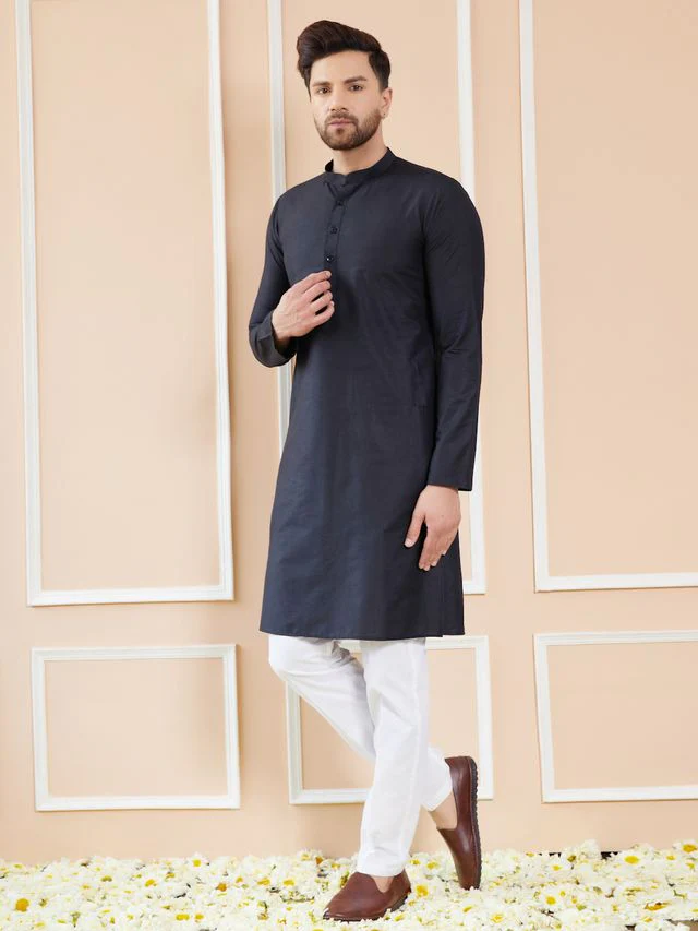 Men Black Cotton Solid Straight Kurta - Image 2
