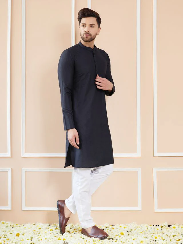 Men Black Cotton Solid Straight Kurta - Image 4