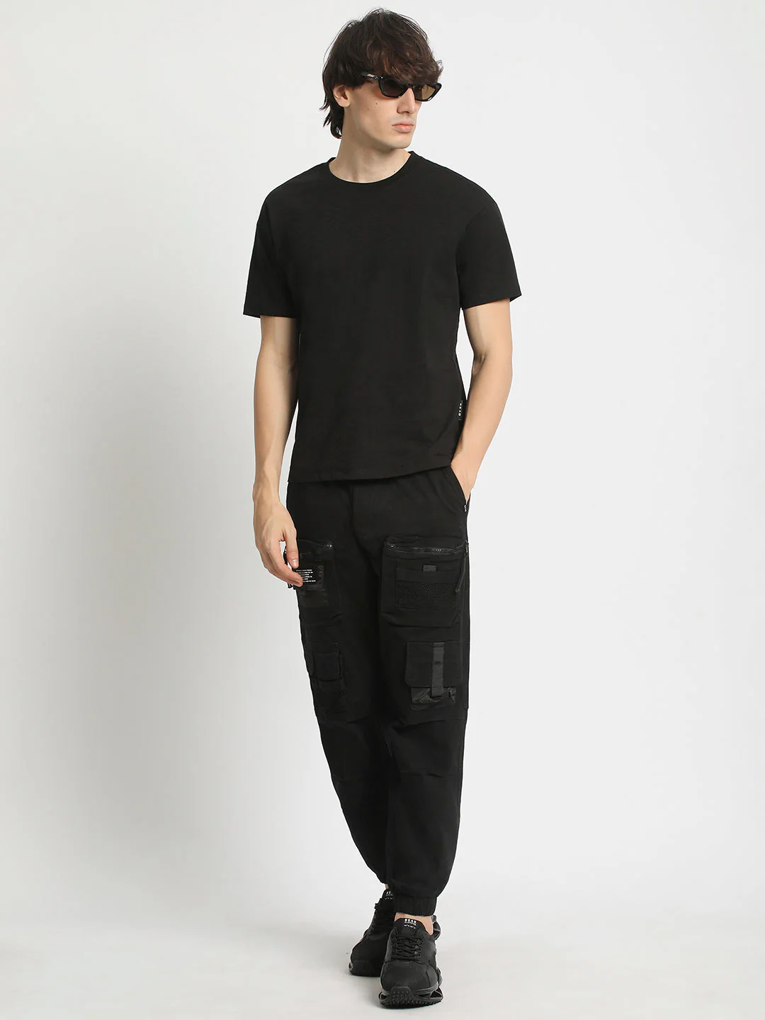 Men  Black Crew Neck T-Shirt - Image 4