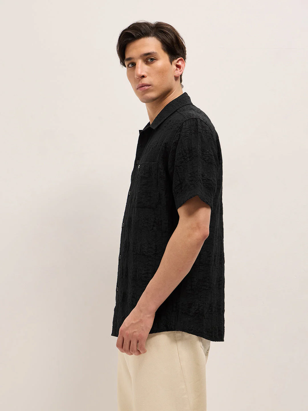 Men Black Crinkle Textured Regular Fit Half-Sleeve Casual Shirt - Image 3