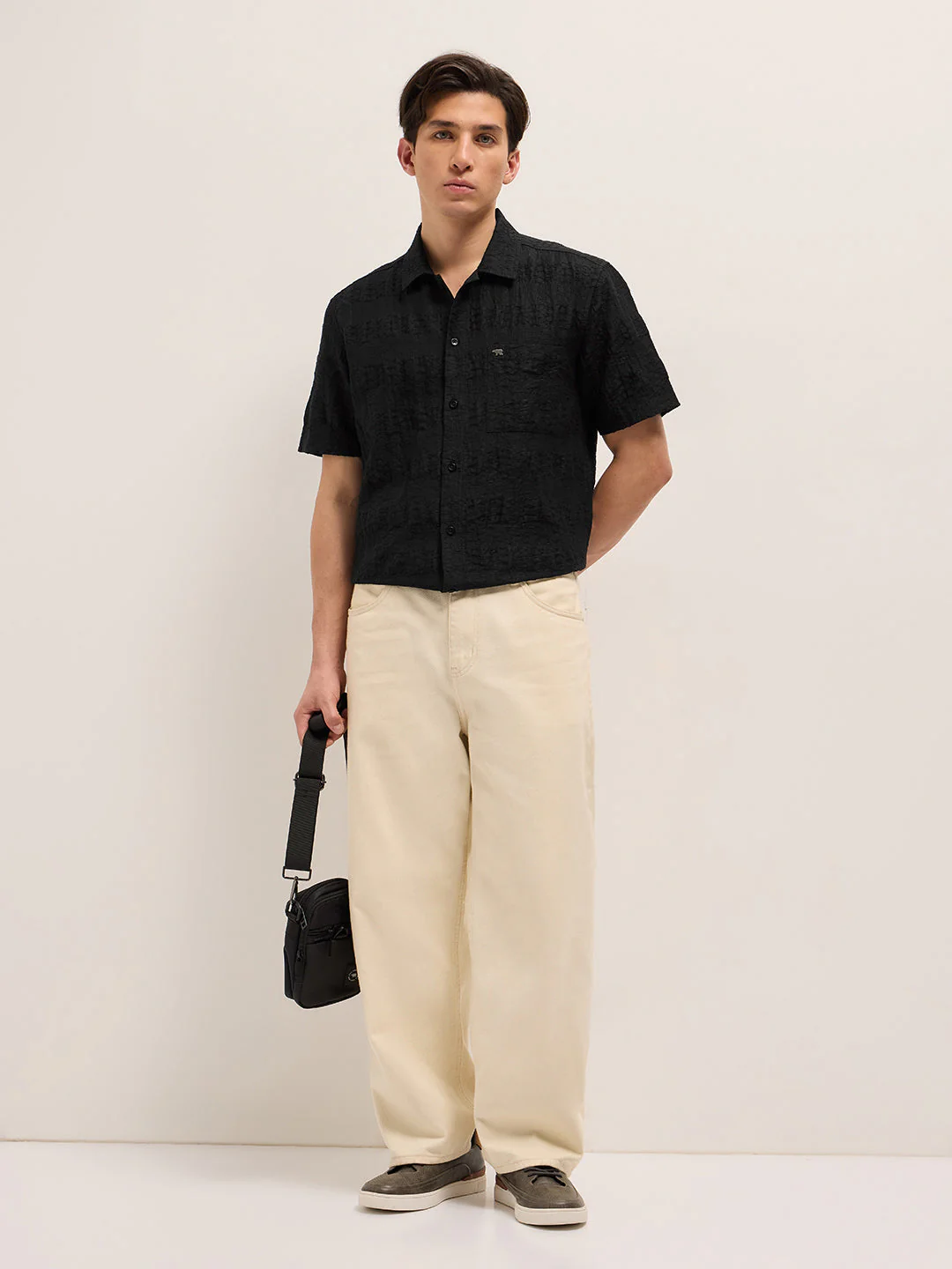 Men Black Crinkle Textured Regular Fit Half-Sleeve Casual Shirt - Image 4