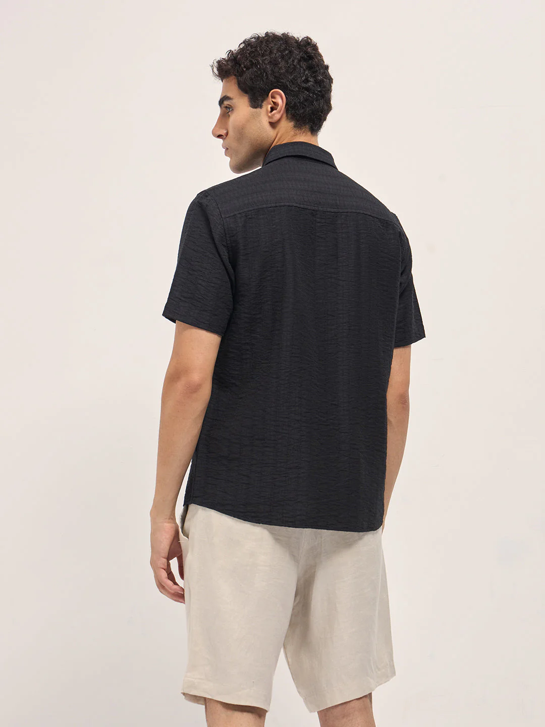 Men Black Crinkled Textured Regular Fit Half-Sleeve Casual Shirt - Image 2