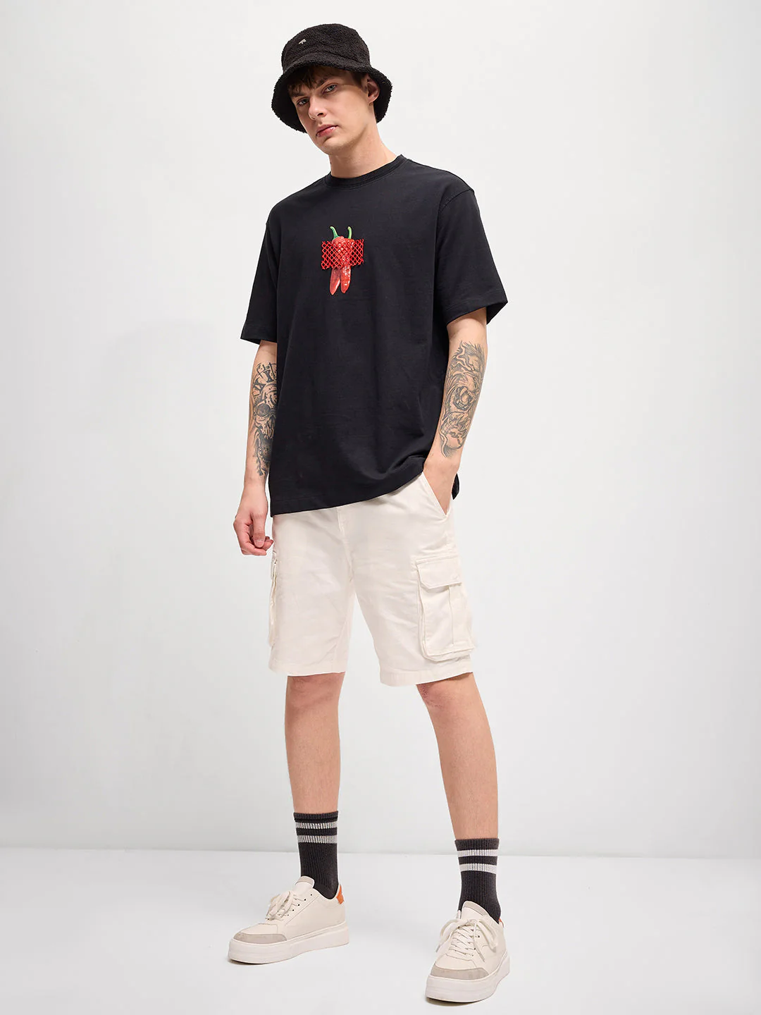 Men Black digital print Crew Neck T-Shirt - Image 4