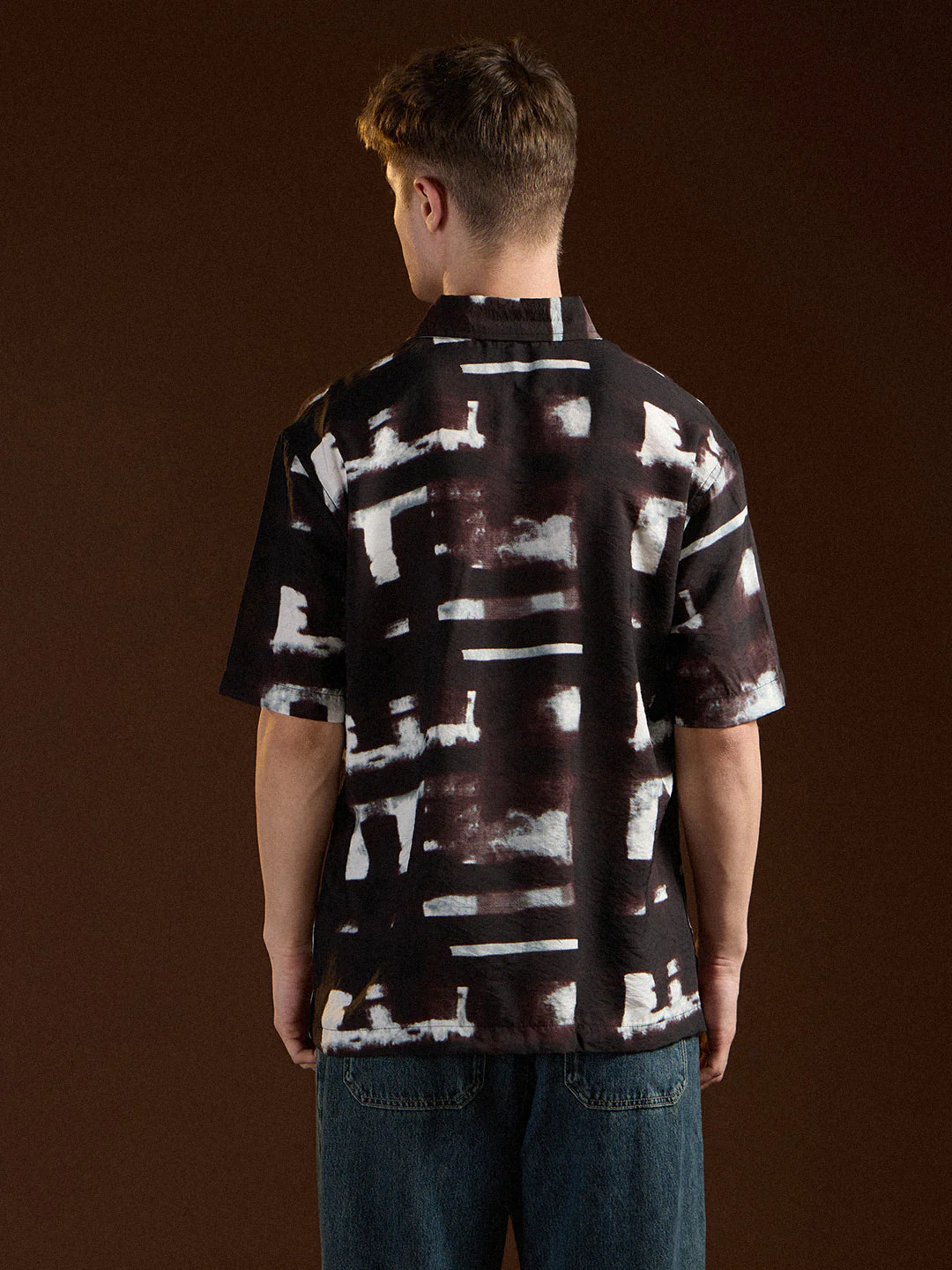 Men Black Digital Print Relax Fit Casual Shirt - Image 2