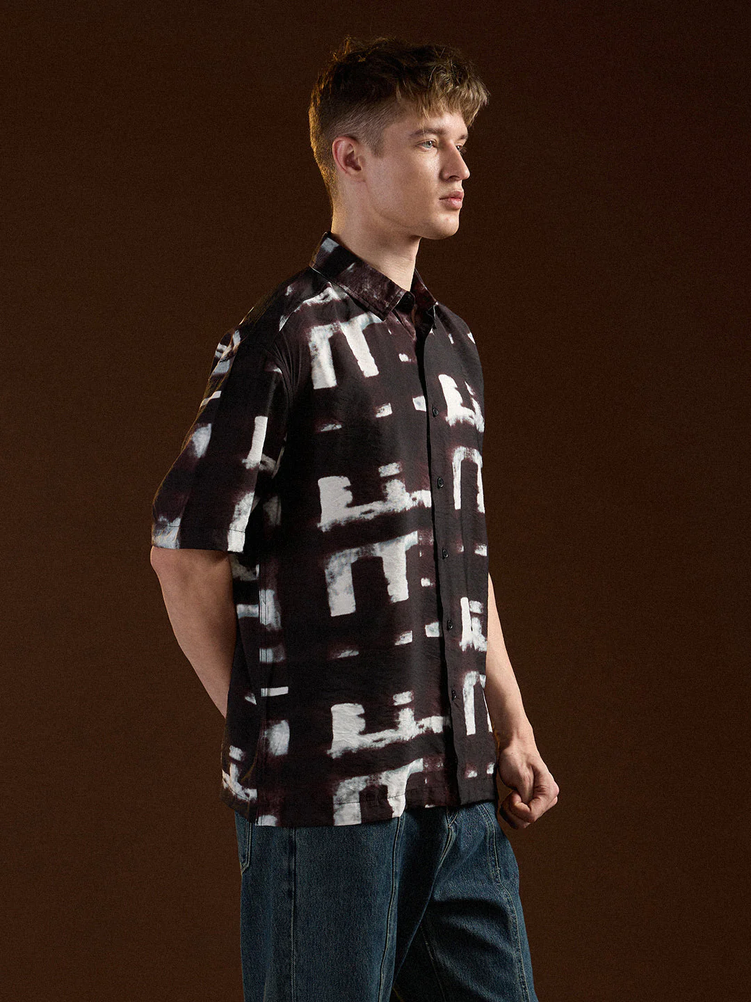 Men Black Digital Print Relax Fit Casual Shirt - Image 3