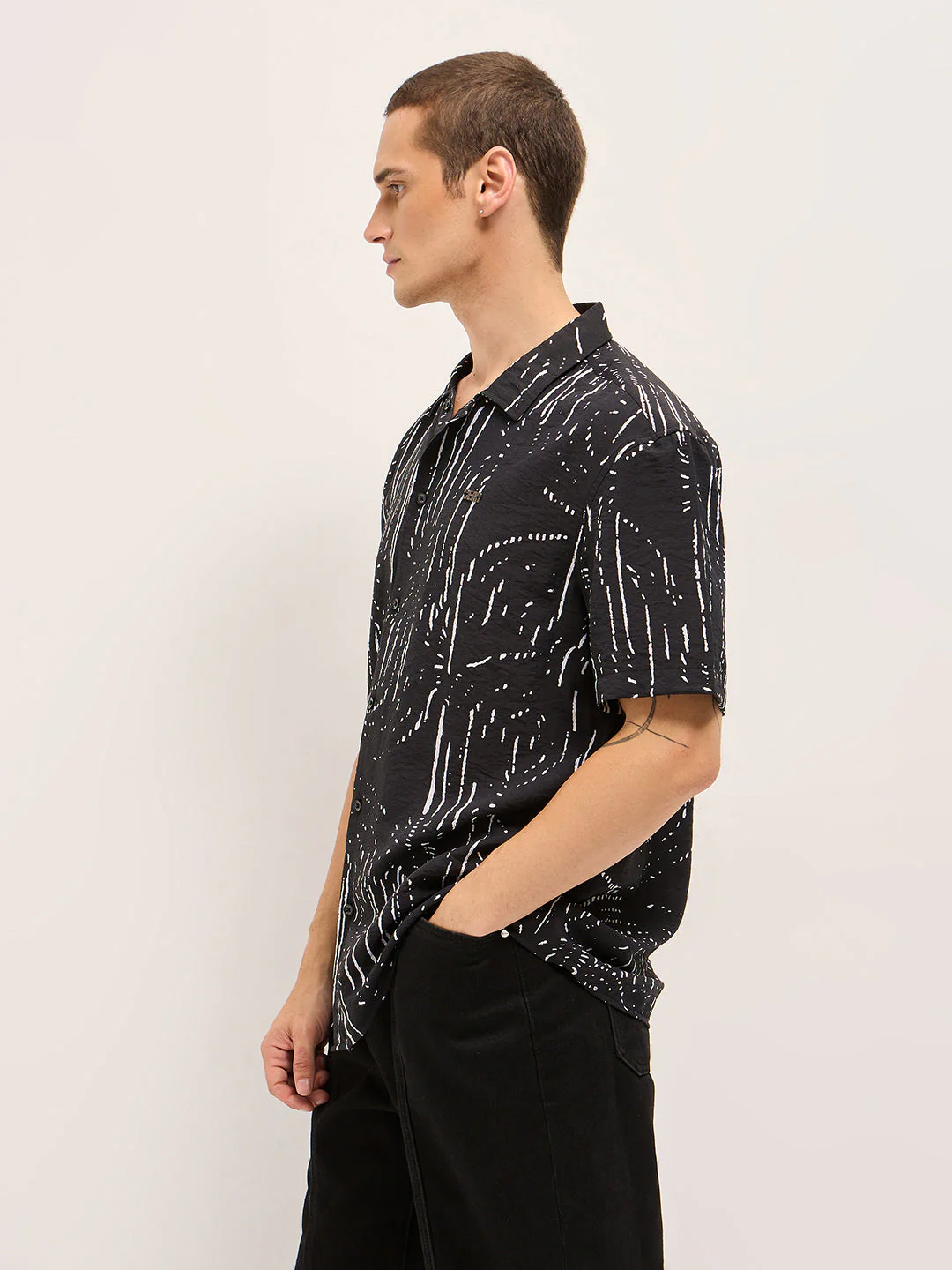 Men Black Digital Print Relaxed Fit Casual Shirt in Nylon Viscose - Image 3