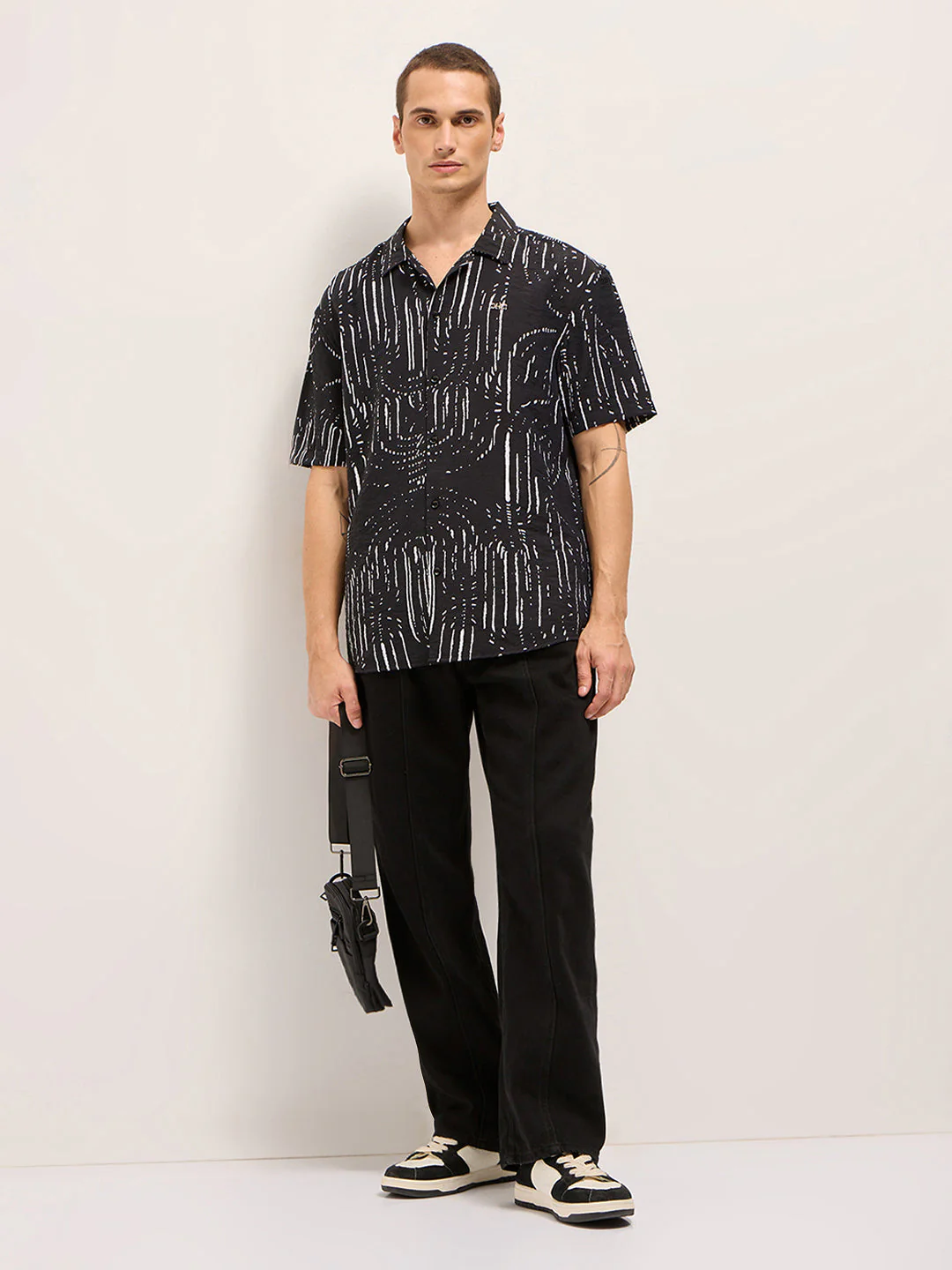 Men Black Digital Print Relaxed Fit Casual Shirt in Nylon Viscose - Image 4
