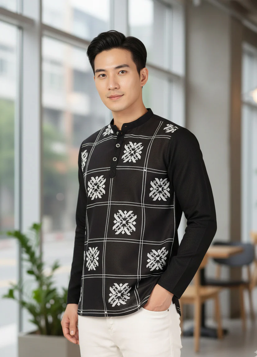 Men Black Embroidered Kurta - Image 2