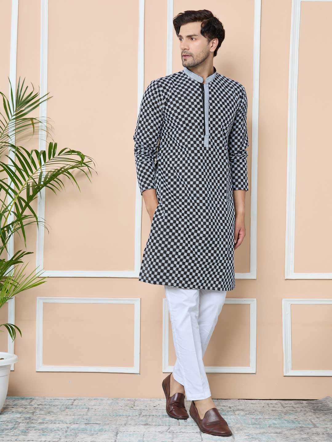 Men Black Ethnic Motifs Embroidered Mandarin Collar Straight Kurta - Image 2