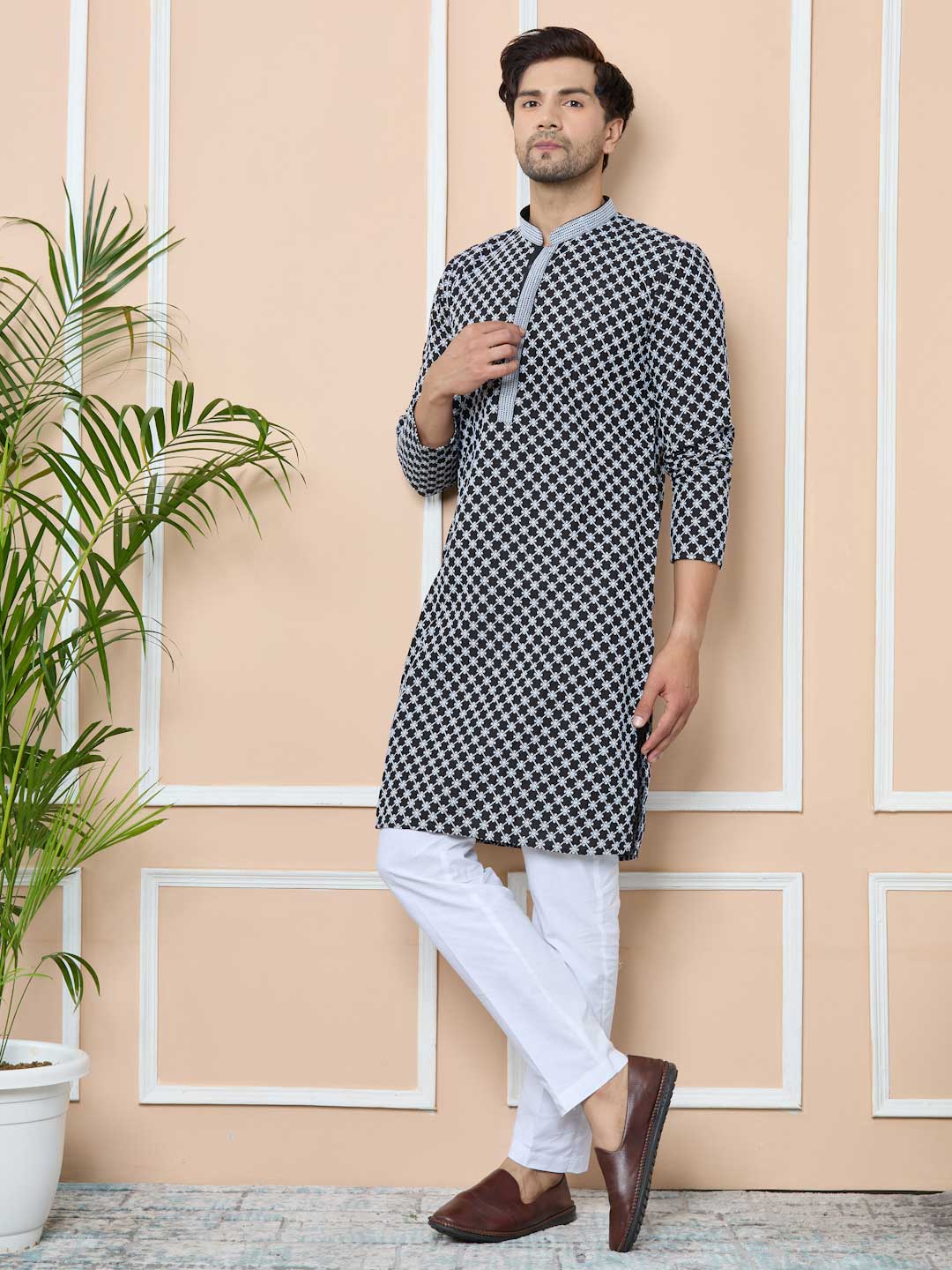 Men Black Ethnic Motifs Embroidered Mandarin Collar Straight Kurta - Image 4