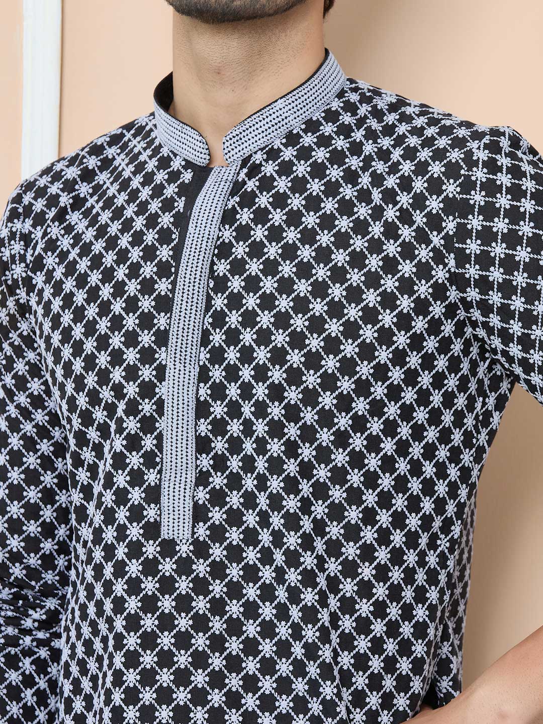 Men Black Ethnic Motifs Embroidered Mandarin Collar Straight Kurta - Image 5