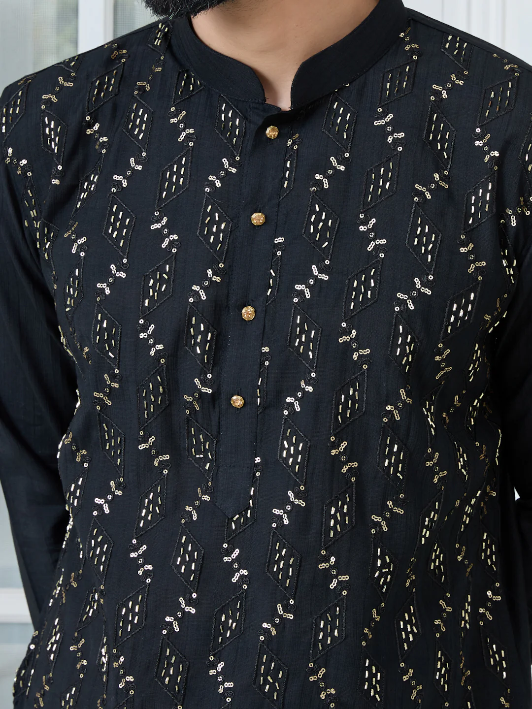 Men Black Ethnic Motifs Embroidered Sequinned Mandarin Collar Straight Kurta - Image 2