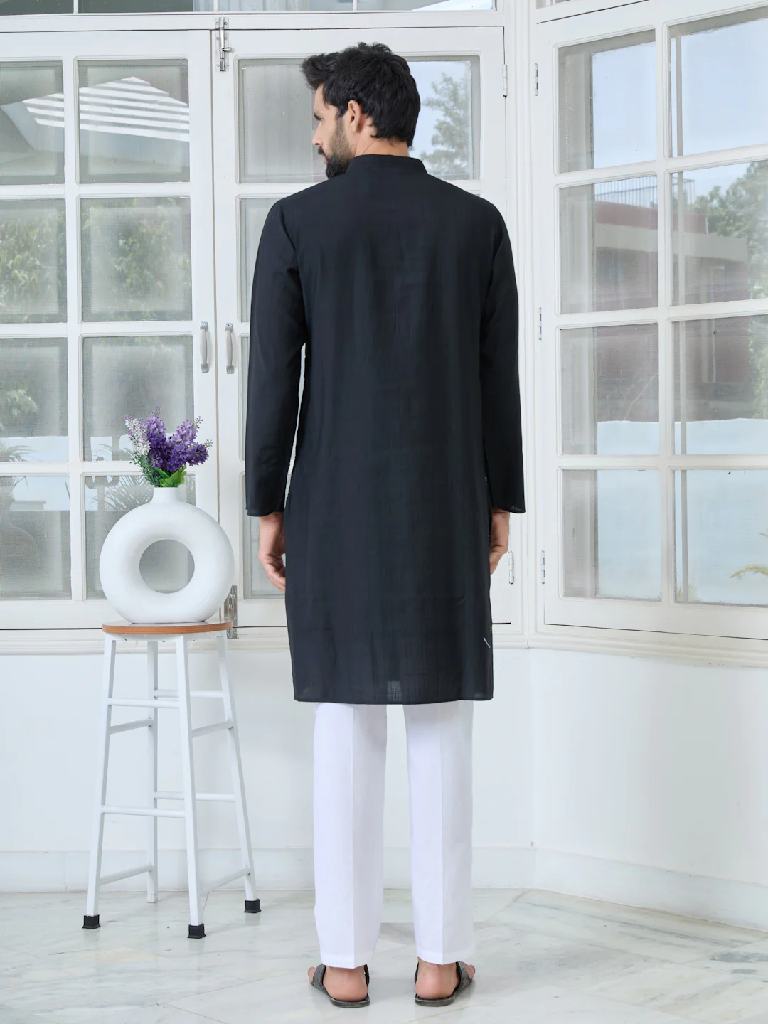 Men Black Ethnic Motifs Embroidered Sequinned Mandarin Collar Straight Kurta - Image 4