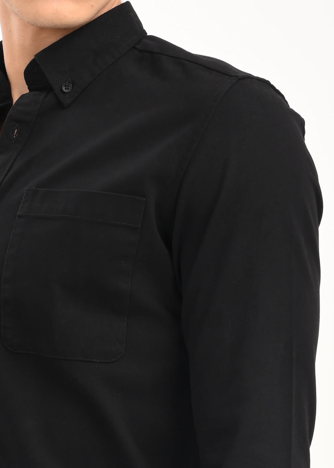 Men Black Everyday Essential Solid Shirt - Image 3