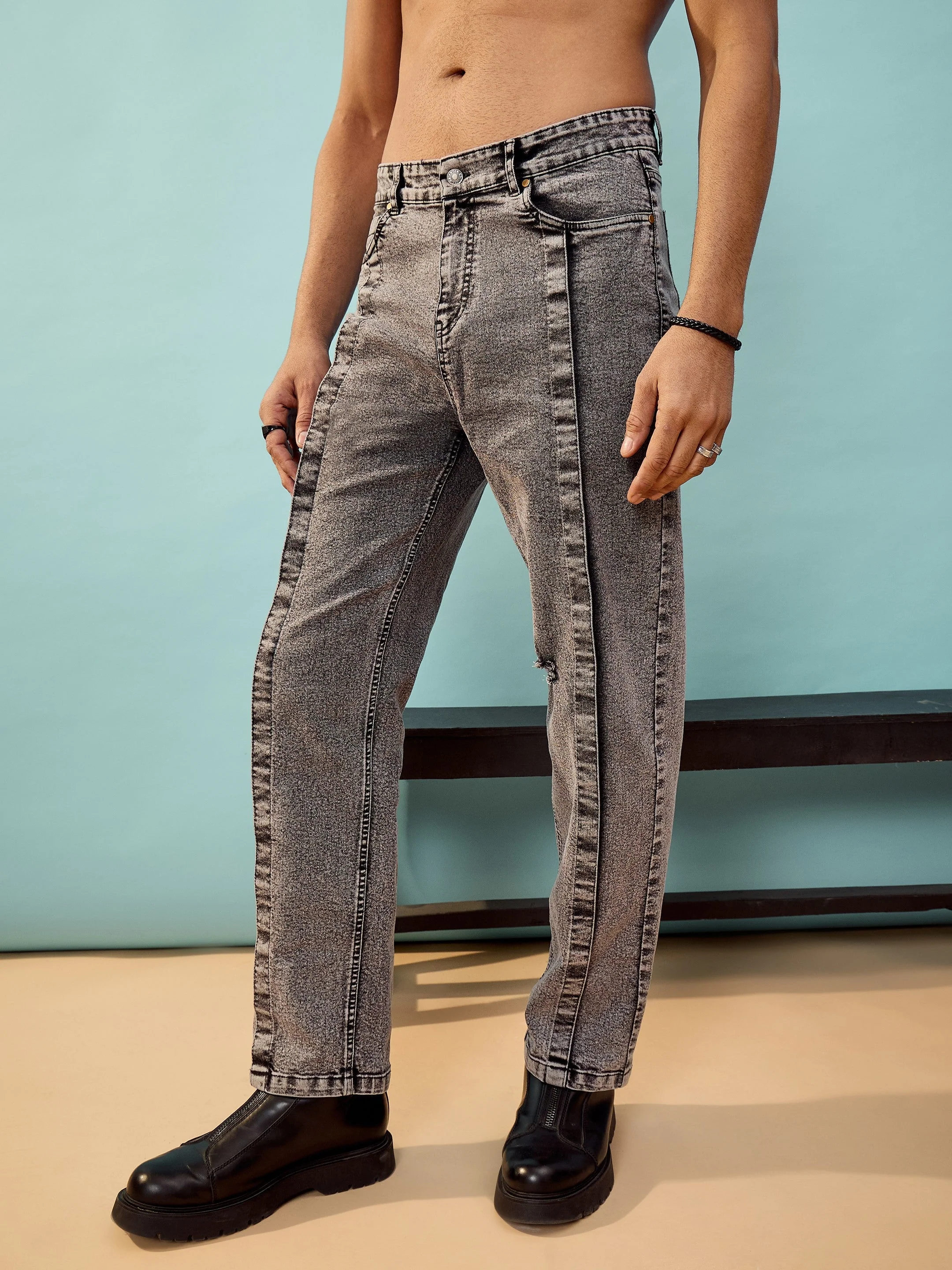 Men Black Front Detail Oversized Jeans - Image 5