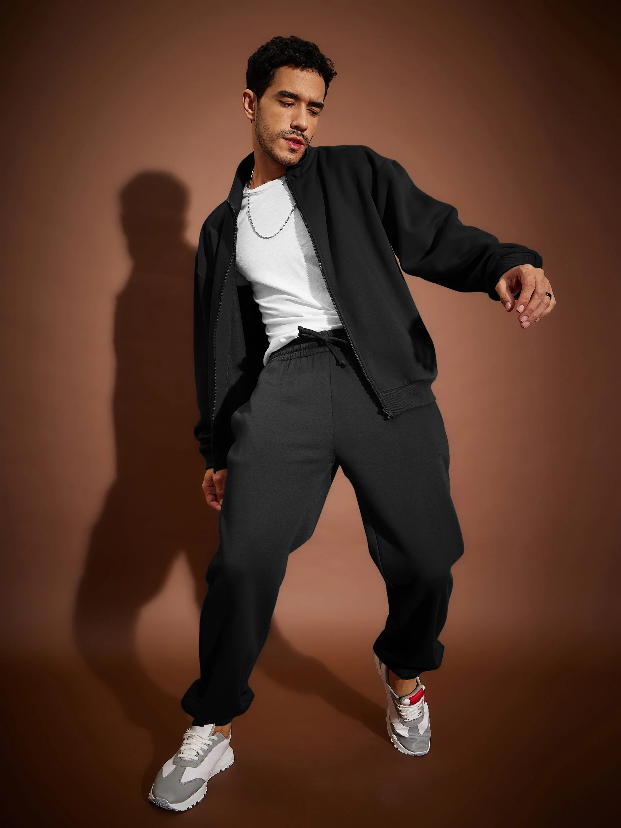 Men Black Front Zipper Oversized Sweatshirt With Joggers - Image 2