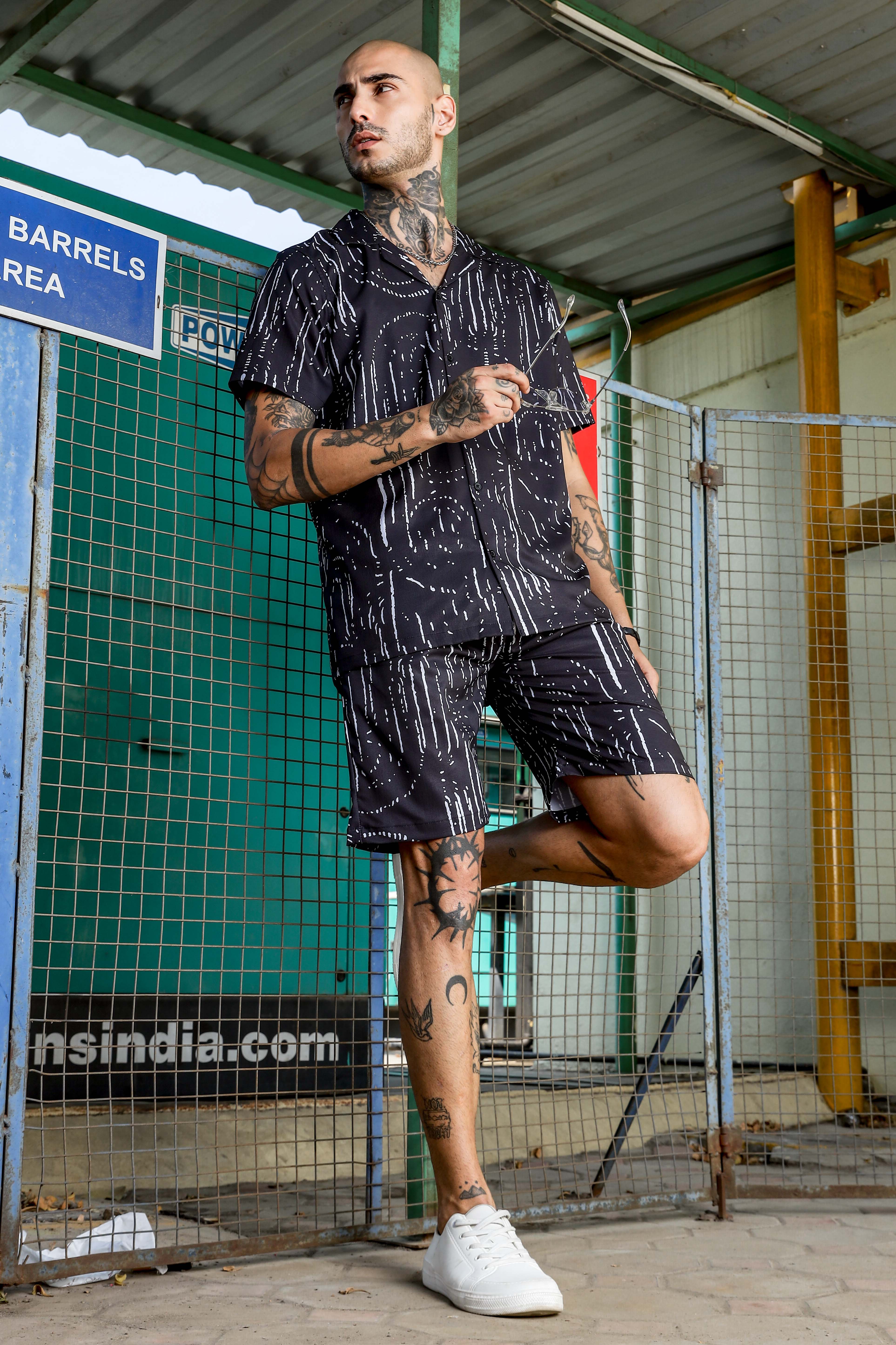 Men Black Geometric Print Shorts - Image 6