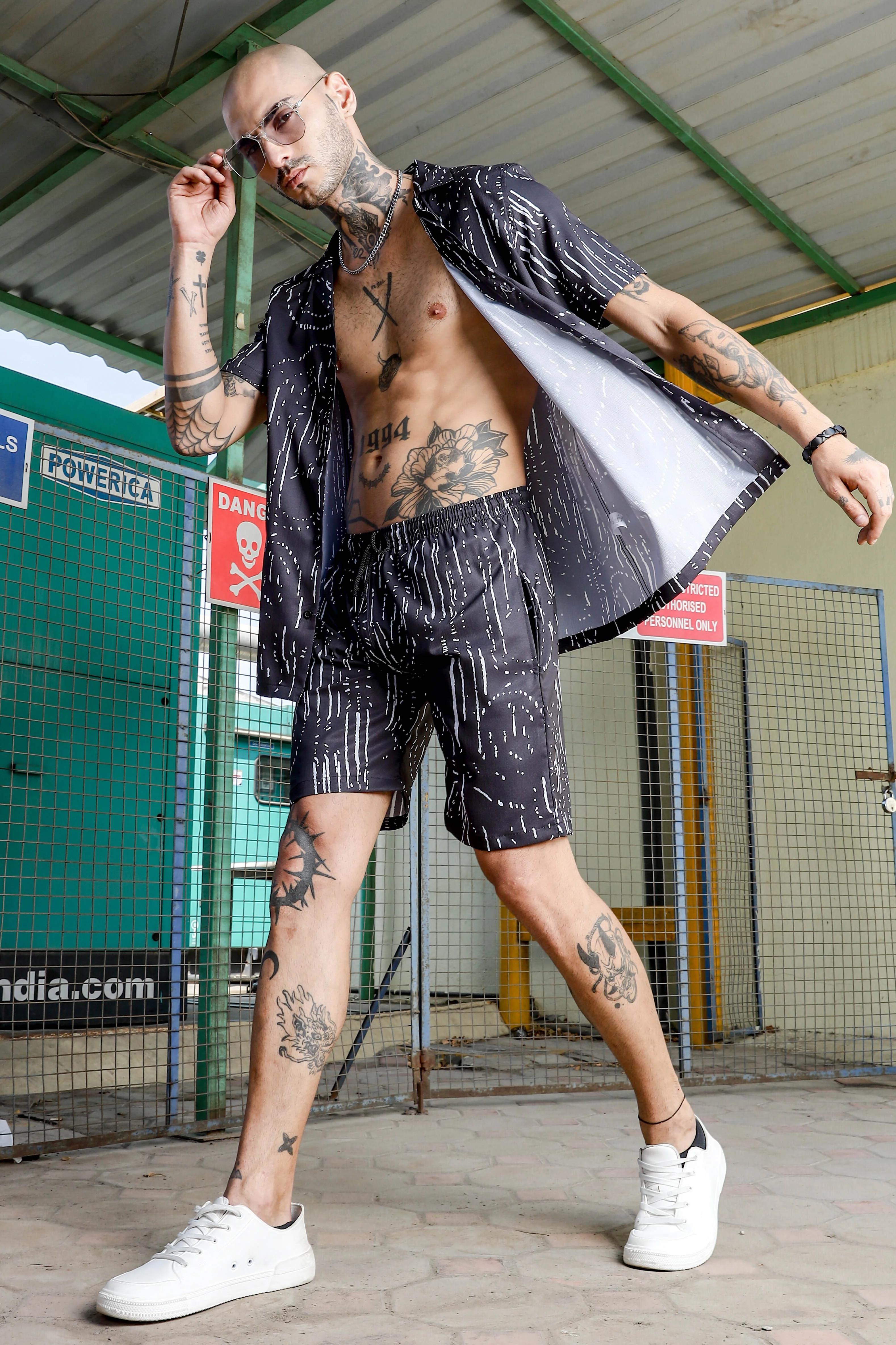 Men Black Geometric Print Shorts - Image 9