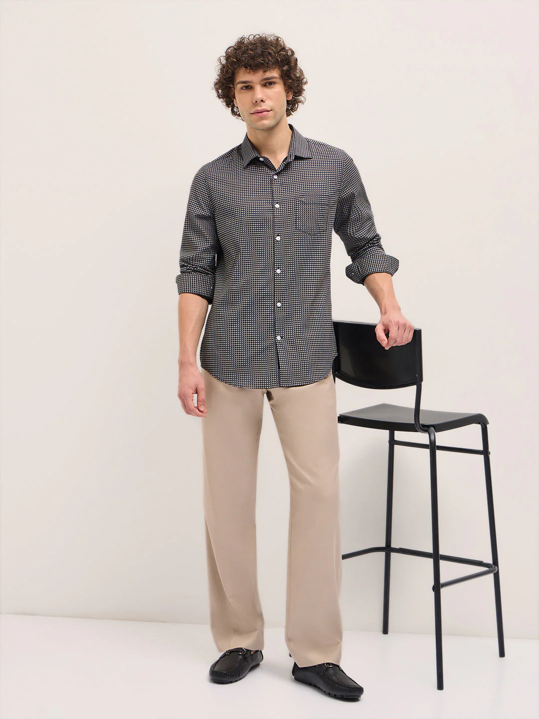 Men Black Geometric Printed Tailored Fit Formal Shirt - Image 4