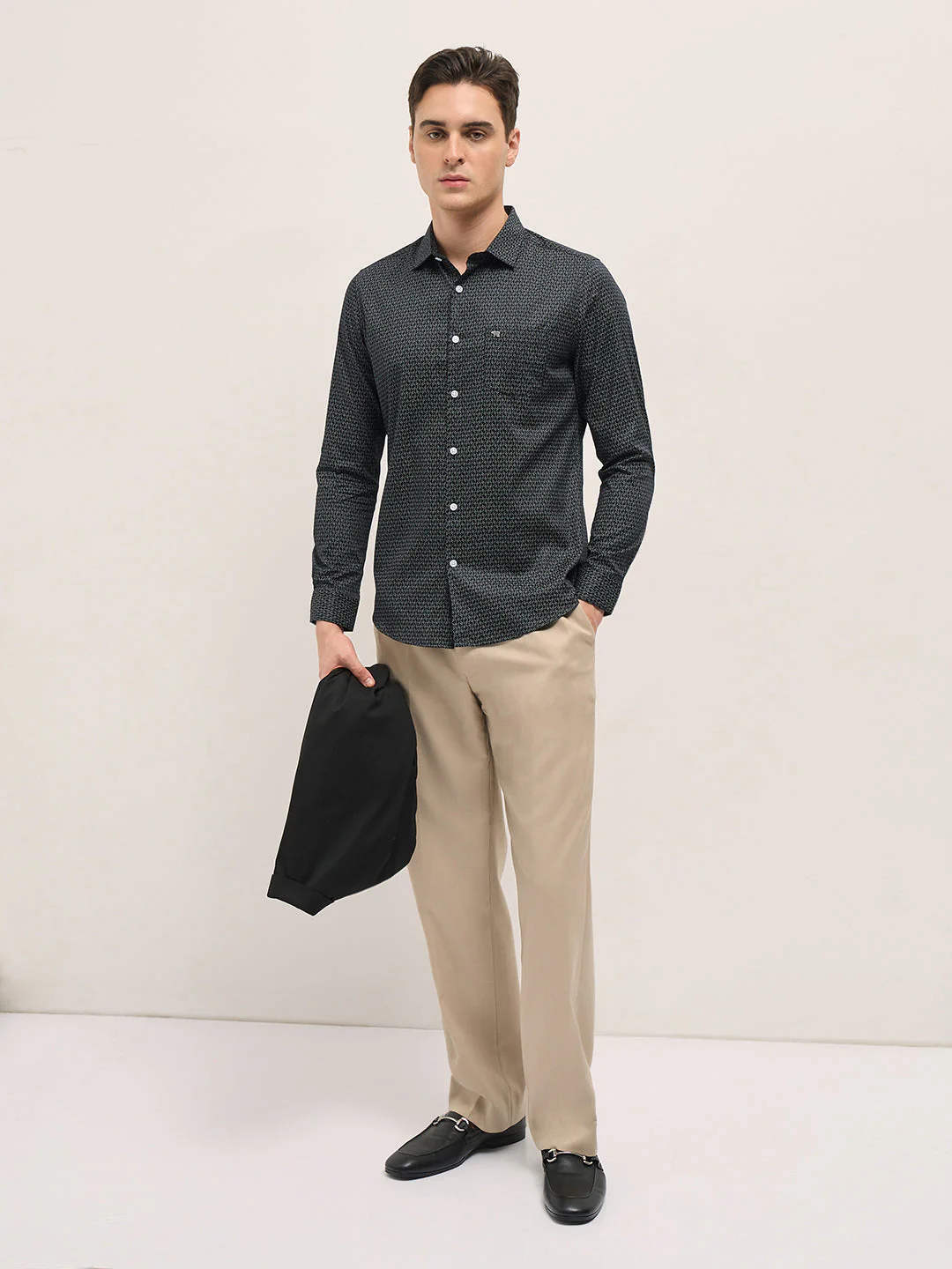Men Black Geometric Printed Tailored Fit Formal Shirt - Image 4