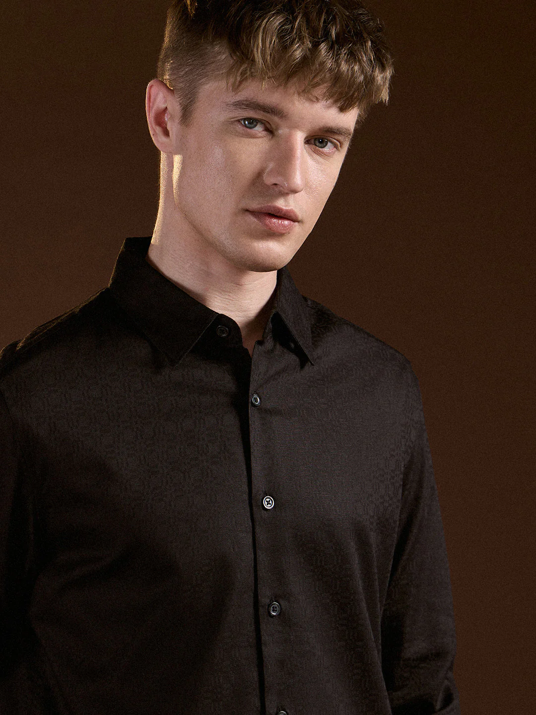 Men Black Geometric Textured Slim Fit Casual Shirt - Image 5