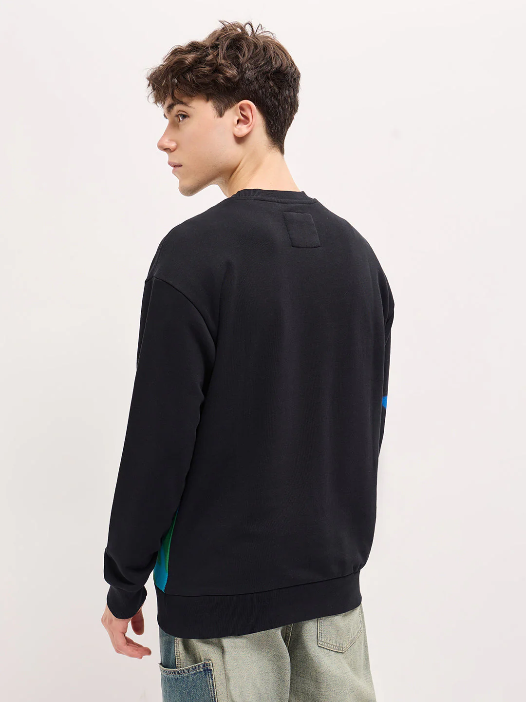 Men Black Graphic Printed Relax Fit Crew Neck Sweatshirt - Image 2