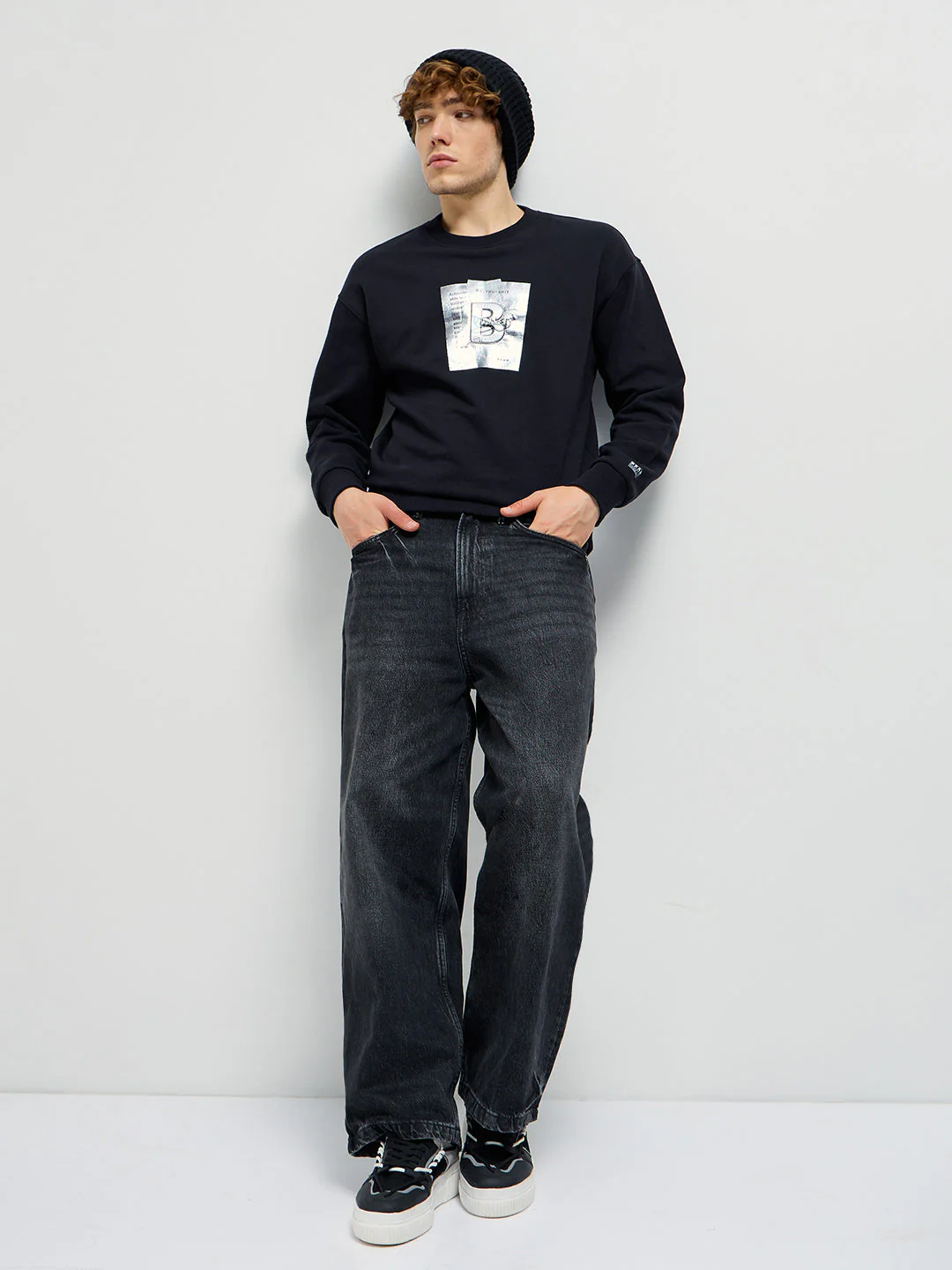 Men Black Graphic Printed Relax Fit Crew Neck Sweatshirt - Image 4