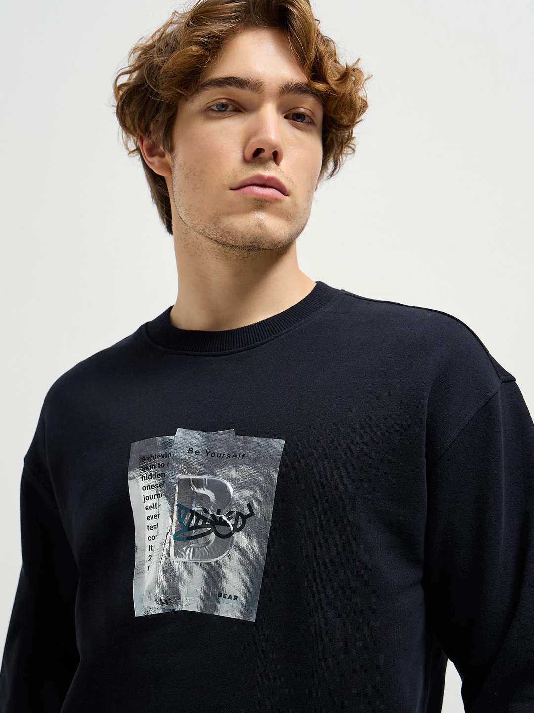 Men Black Graphic Printed Relax Fit Crew Neck Sweatshirt - Image 5