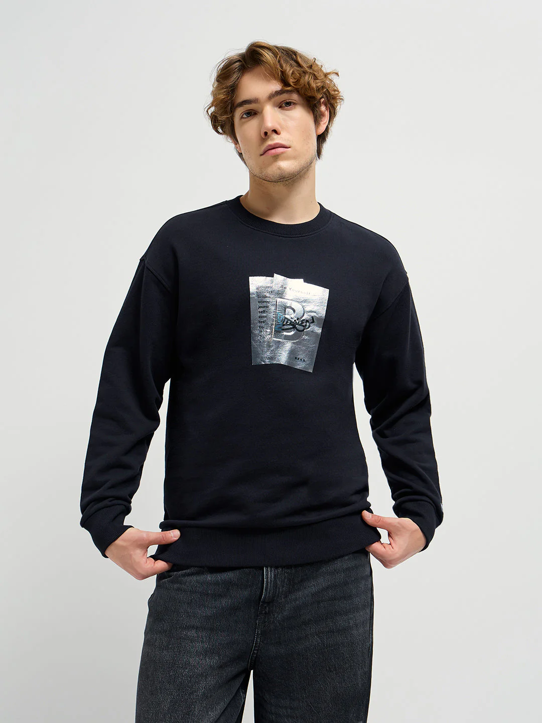 Men Black Graphic Printed Relax Fit Crew Neck Sweatshirt - Image 6