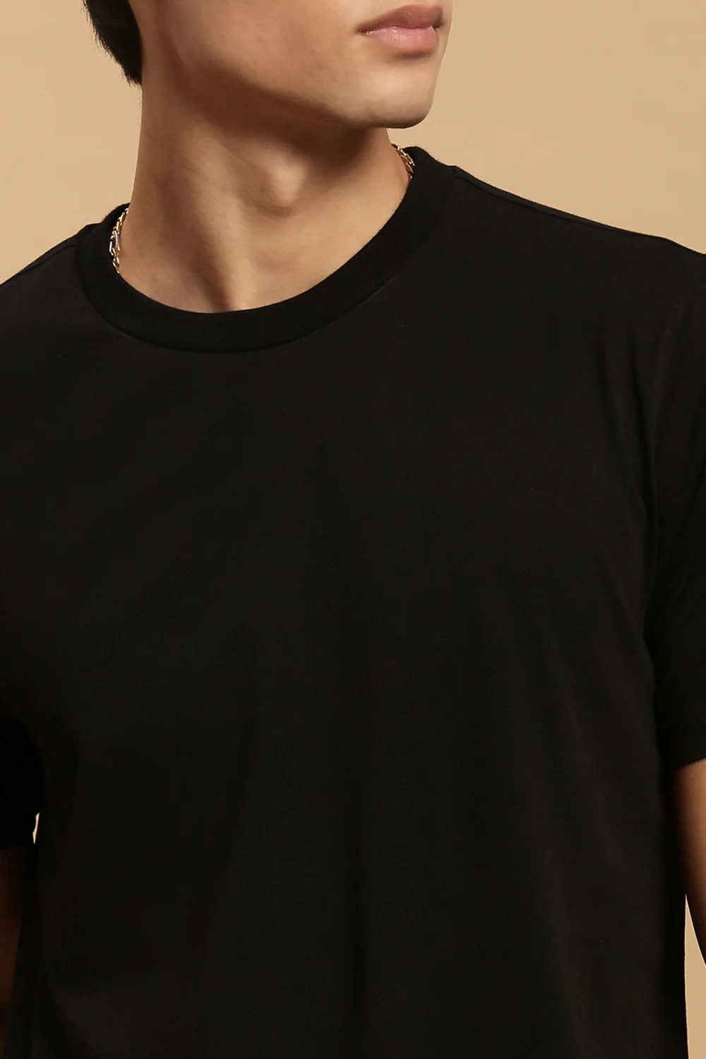 Men Black Half Sleeve T-Shirt - Image 4