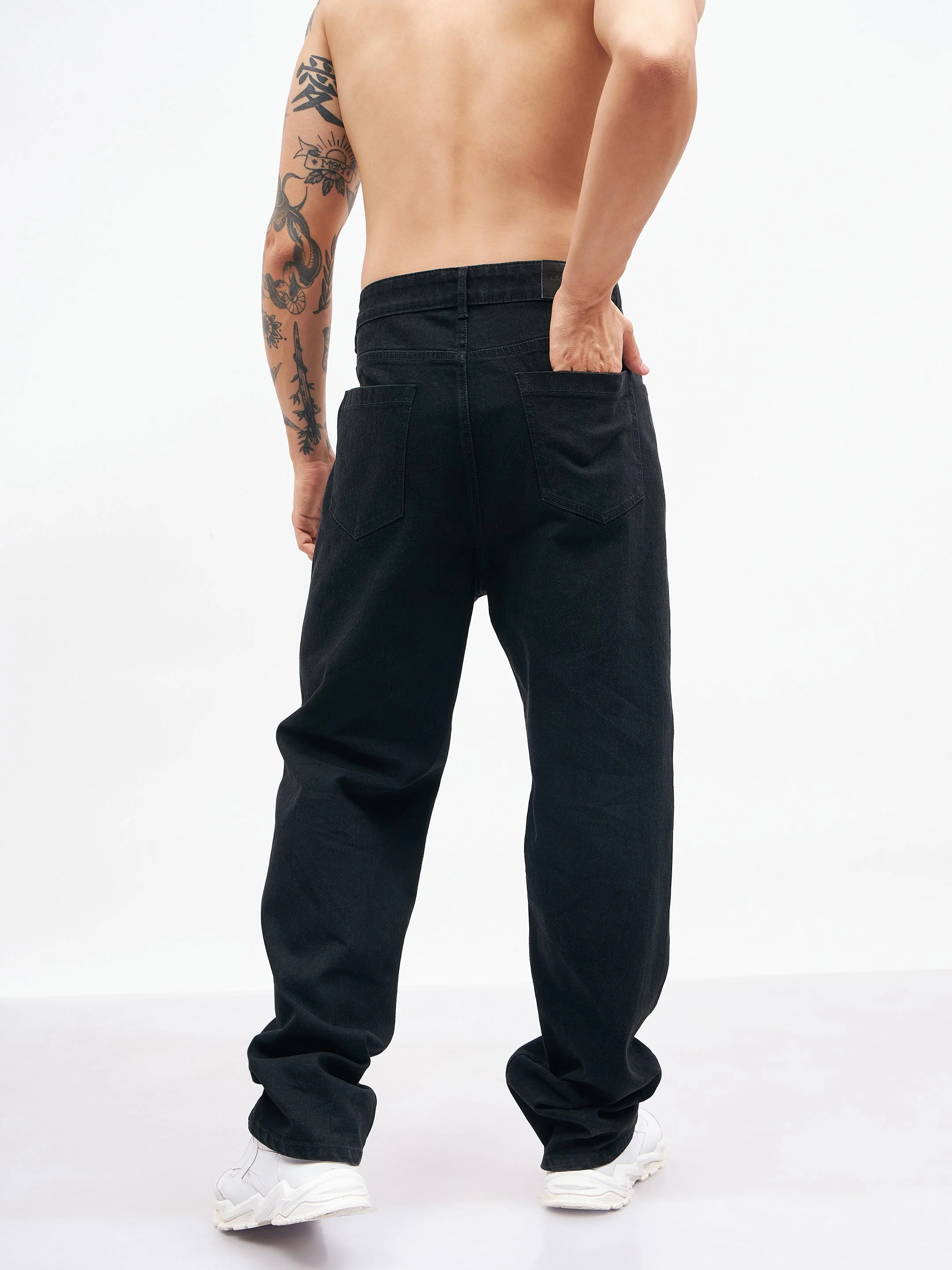 Men Black Knee Slit Relax Fit Jeans - Image 2
