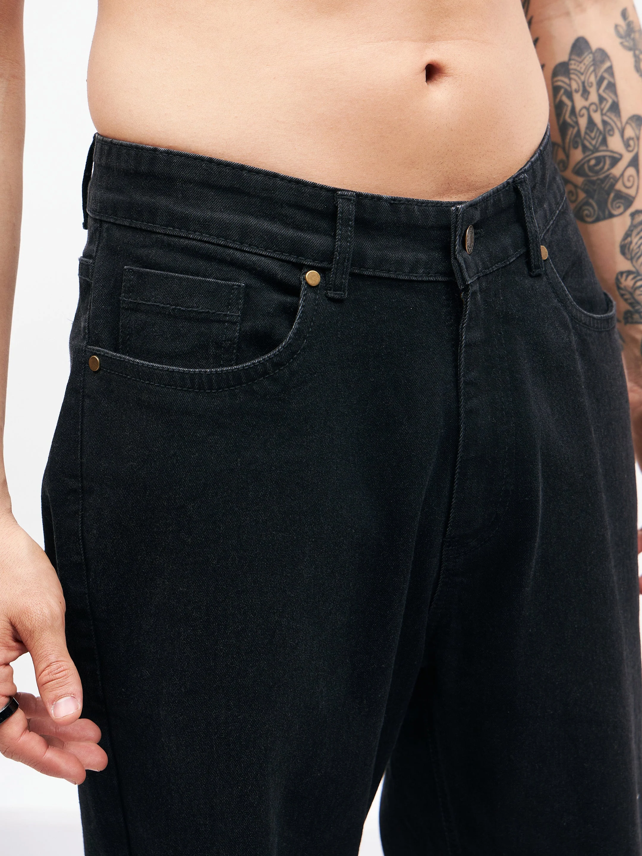Men Black Knee Slit Relax Fit Jeans - Image 3