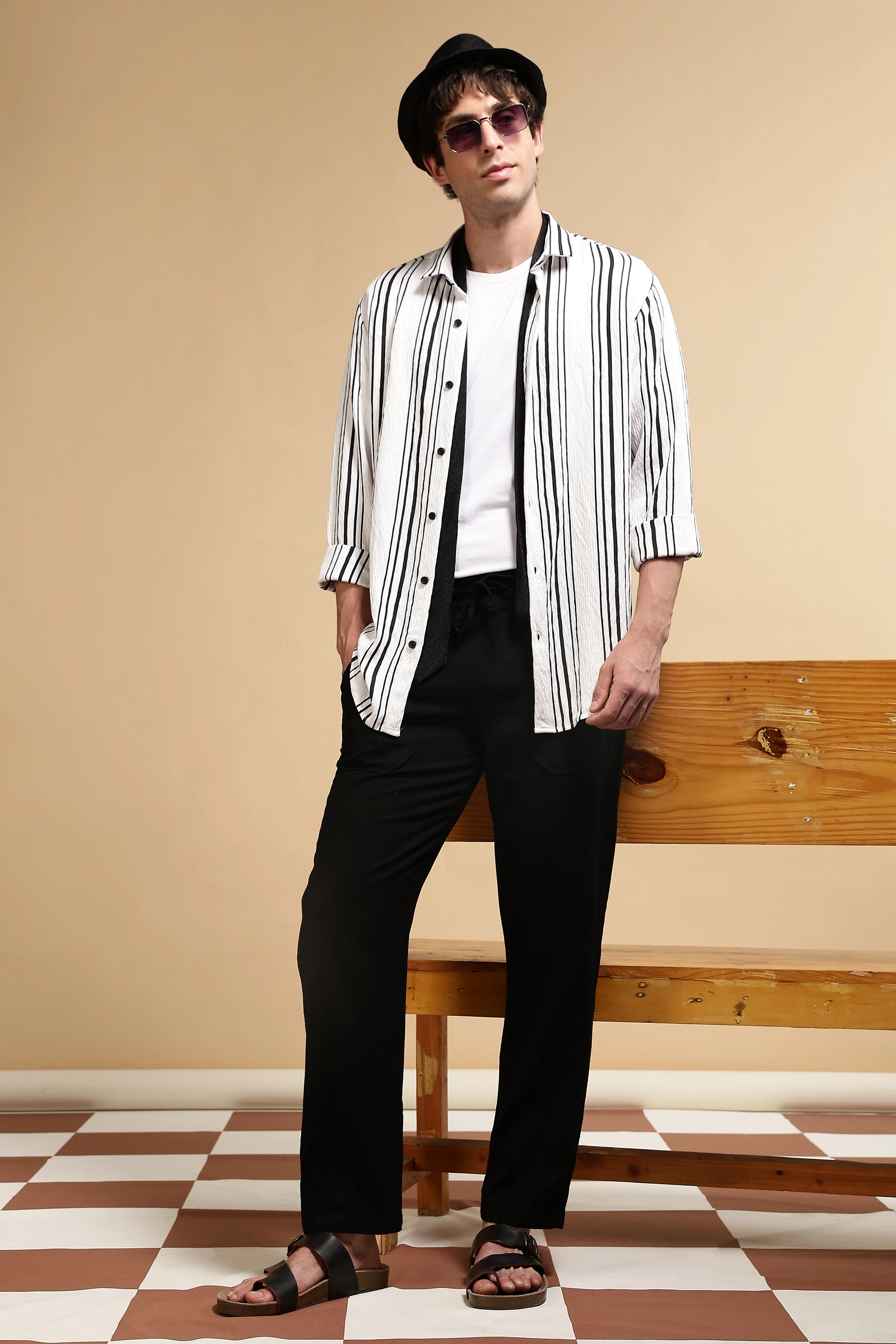 Men Black Linen Blend Loose Fit Drawcord Trousers - Image 2