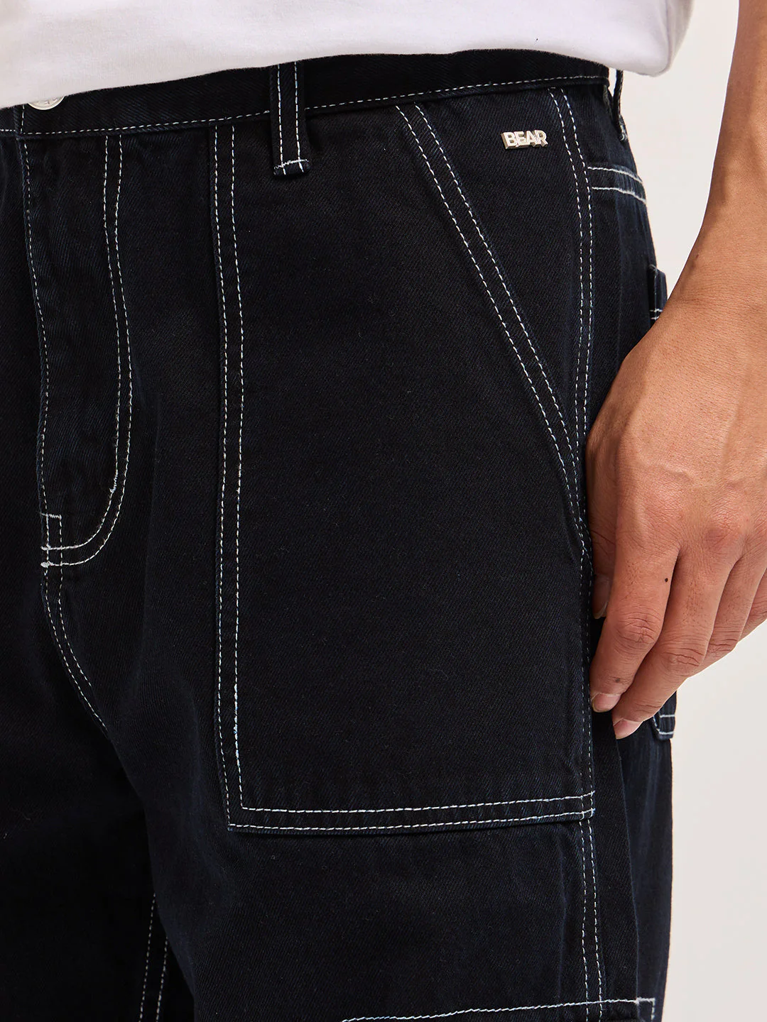 Men Black Mid-Rise Baggy Fit Cargo Jeans - Image 5