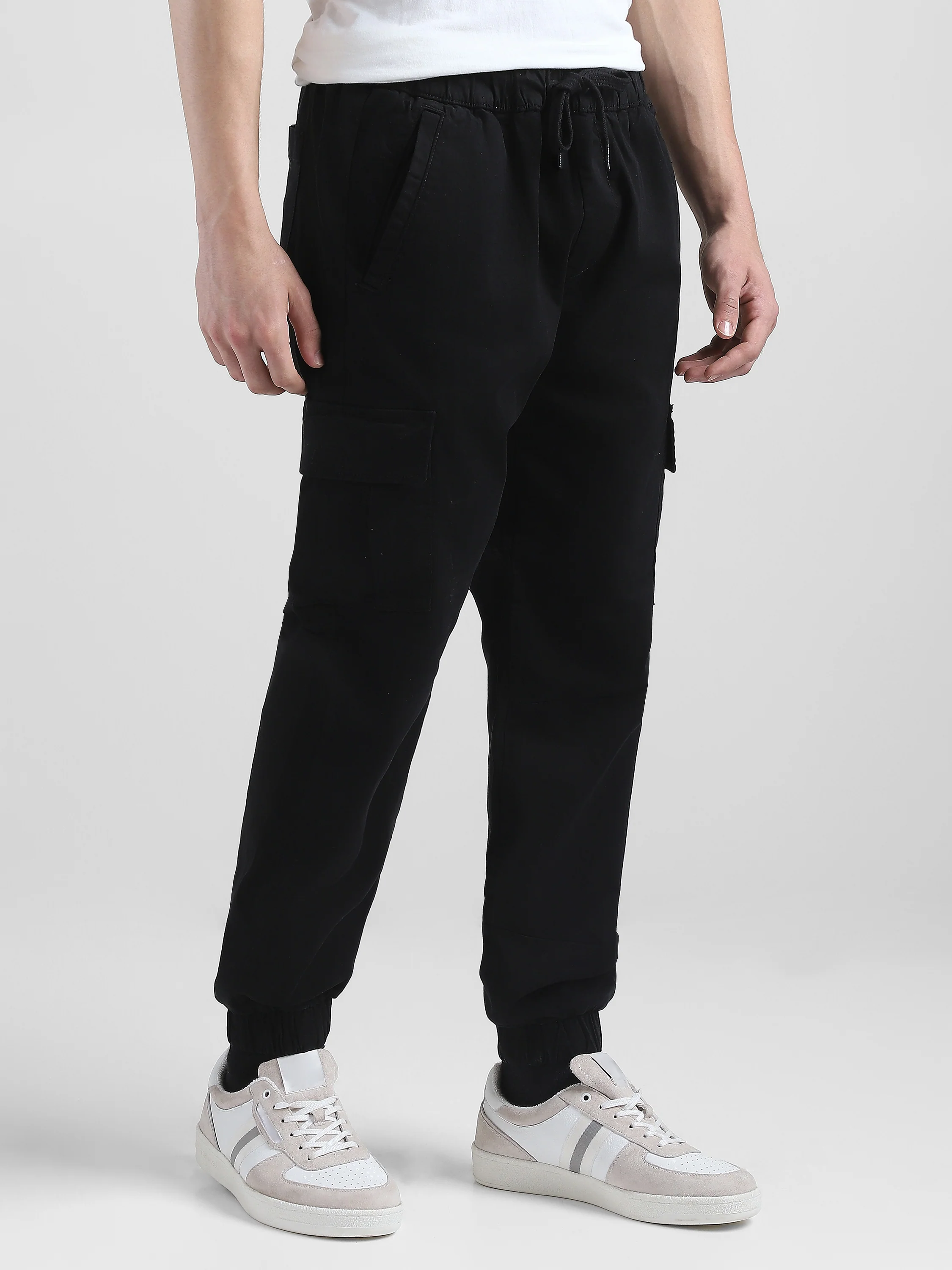 Men Black Mid Rise Cargo Pants - Image 3