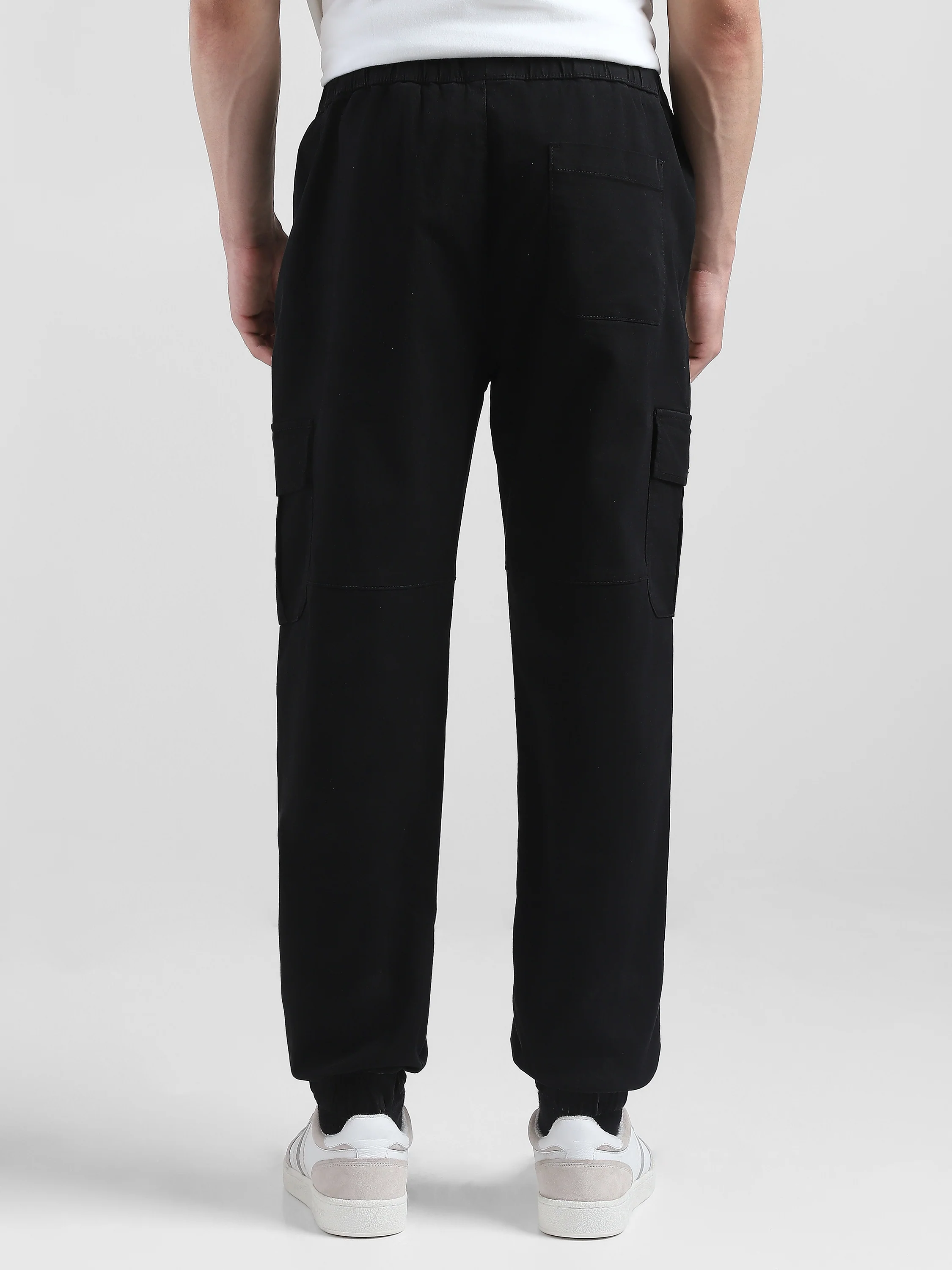 Men Black Mid Rise Cargo Pants - Image 4