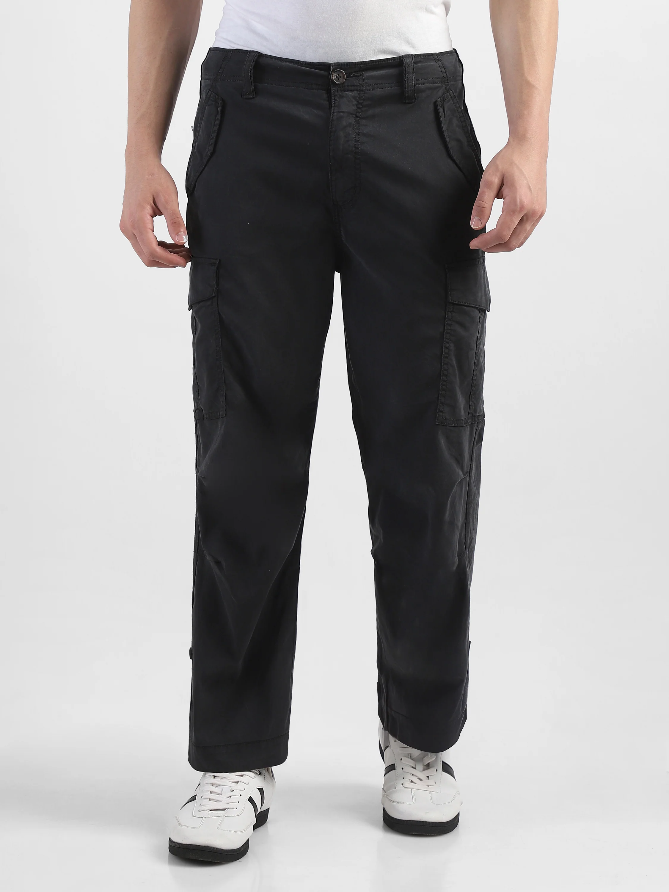Men Black Mid Rise Comfort Fit Cargo with 6 pockets - Image 4