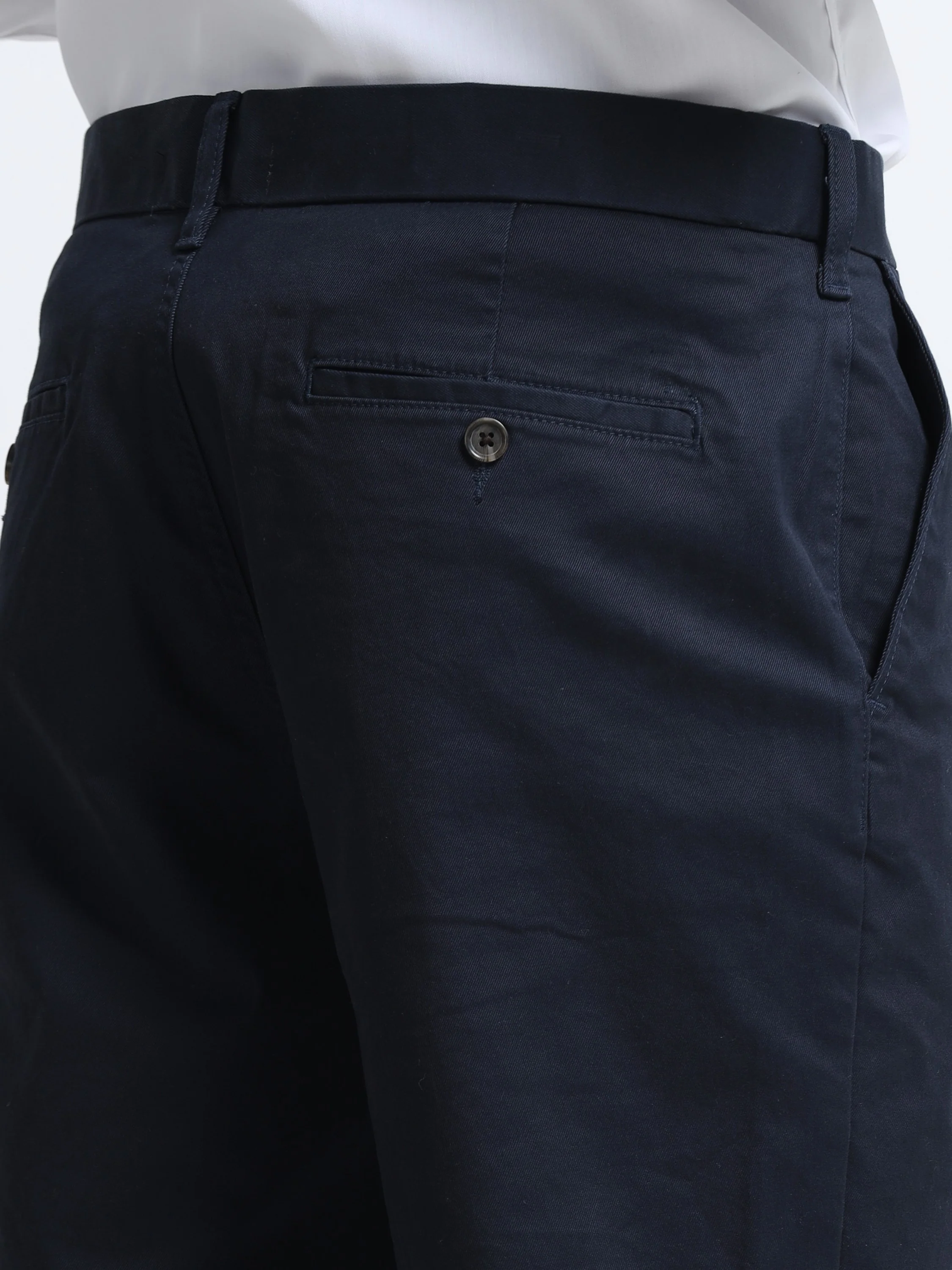 Men Black Mid-Rise Pants - Image 5