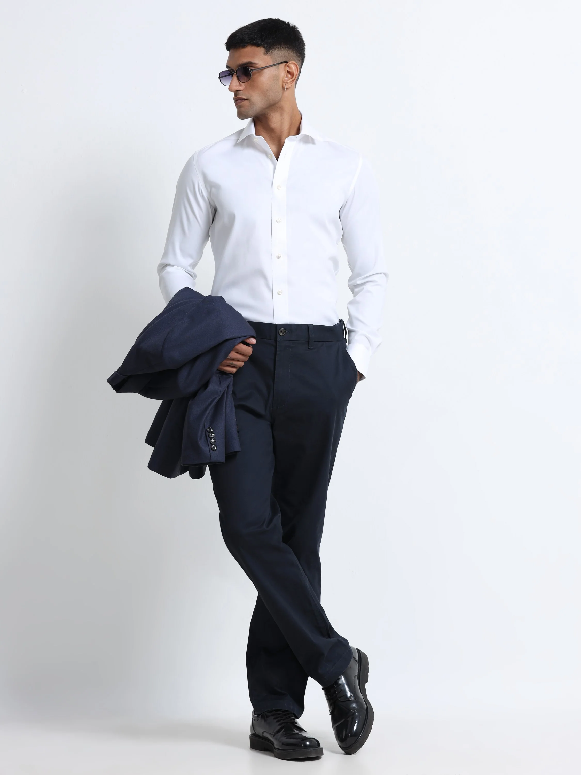 Men Black Mid-Rise Pants - Image 7