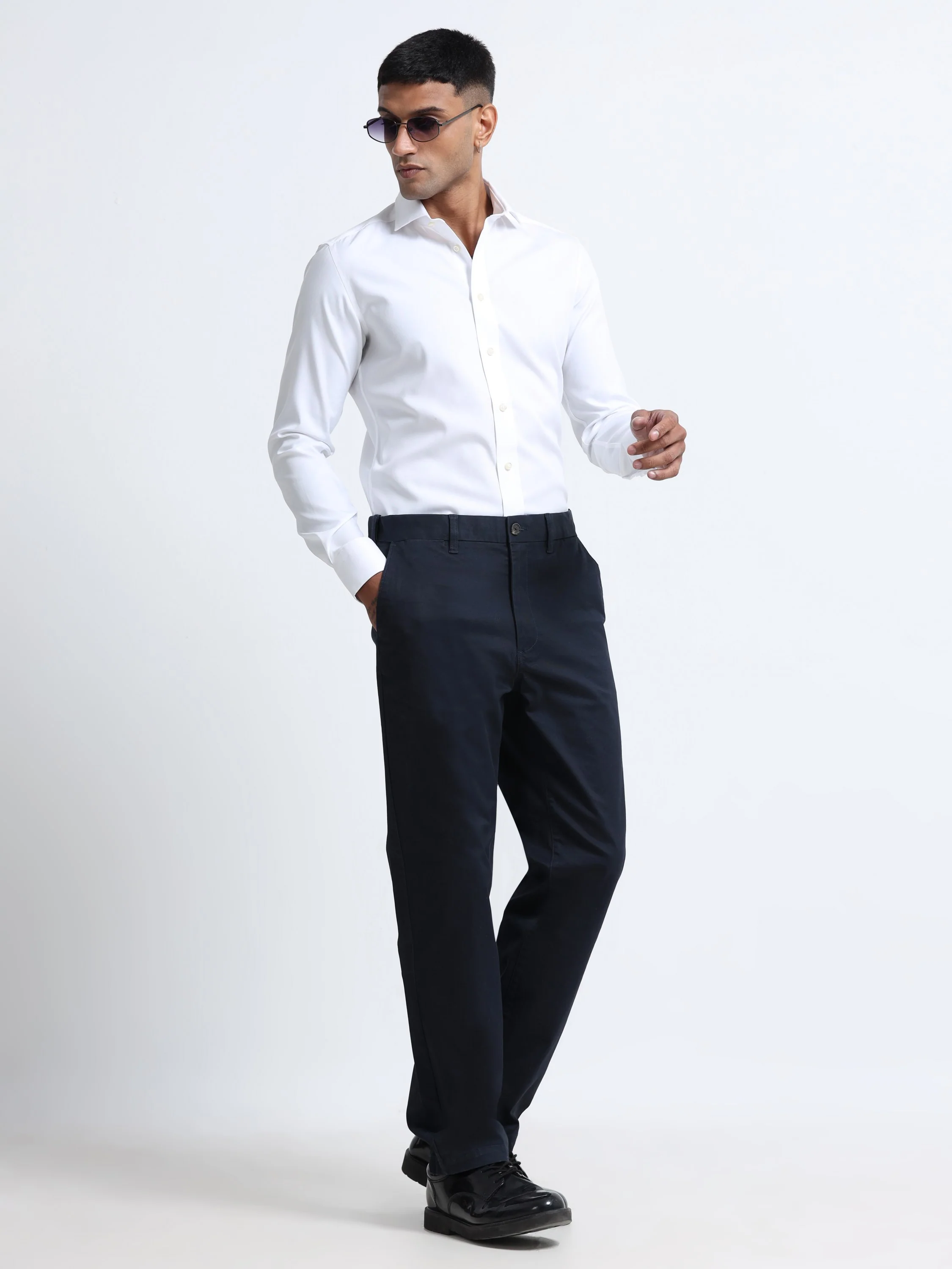 Men Black Mid-Rise Pants - Image 8