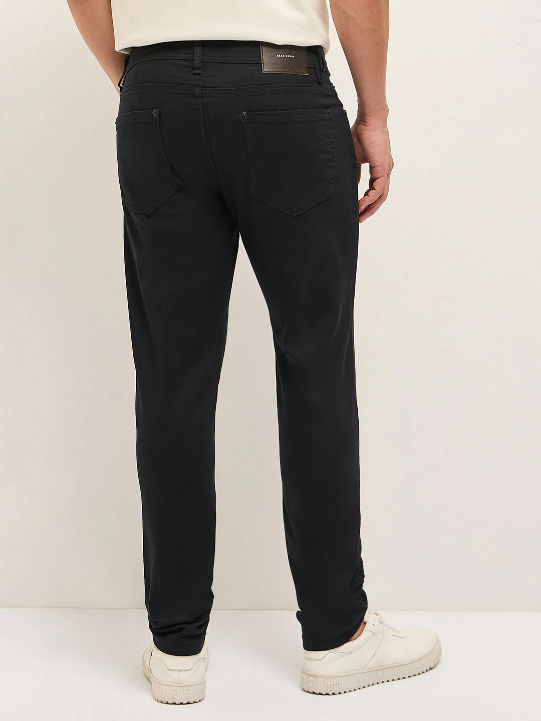 Men Black Mid-Rise Skinny Fit Jeans - Image 2