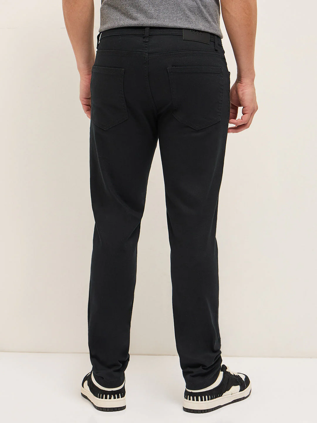 Men Black Mid-Rise Slim Fit Jeans - Image 2