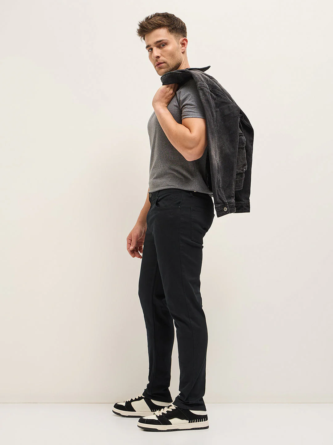 Men Black Mid-Rise Slim Fit Jeans - Image 3