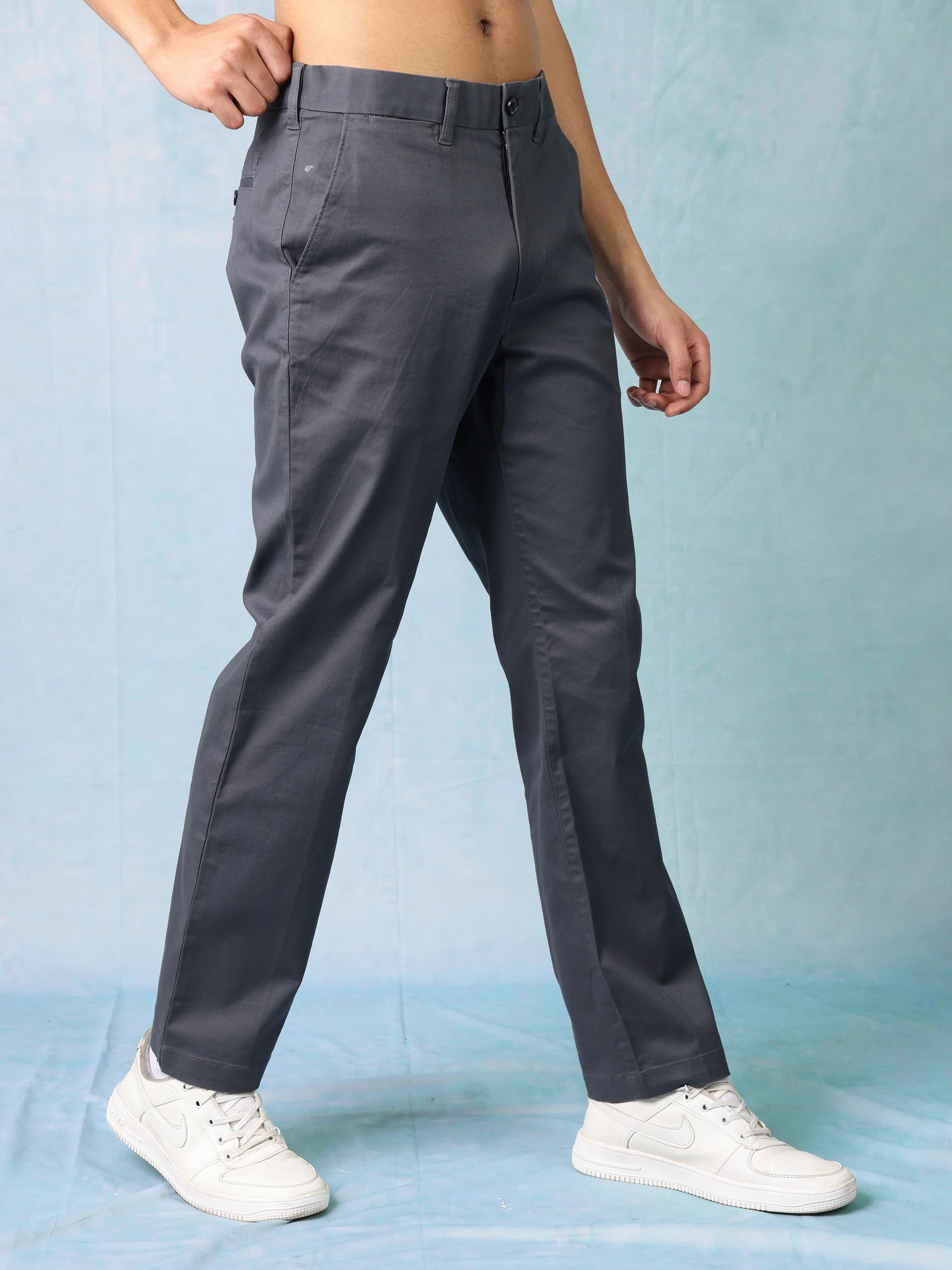 Men Black Mid Rise Trouser - Image 5